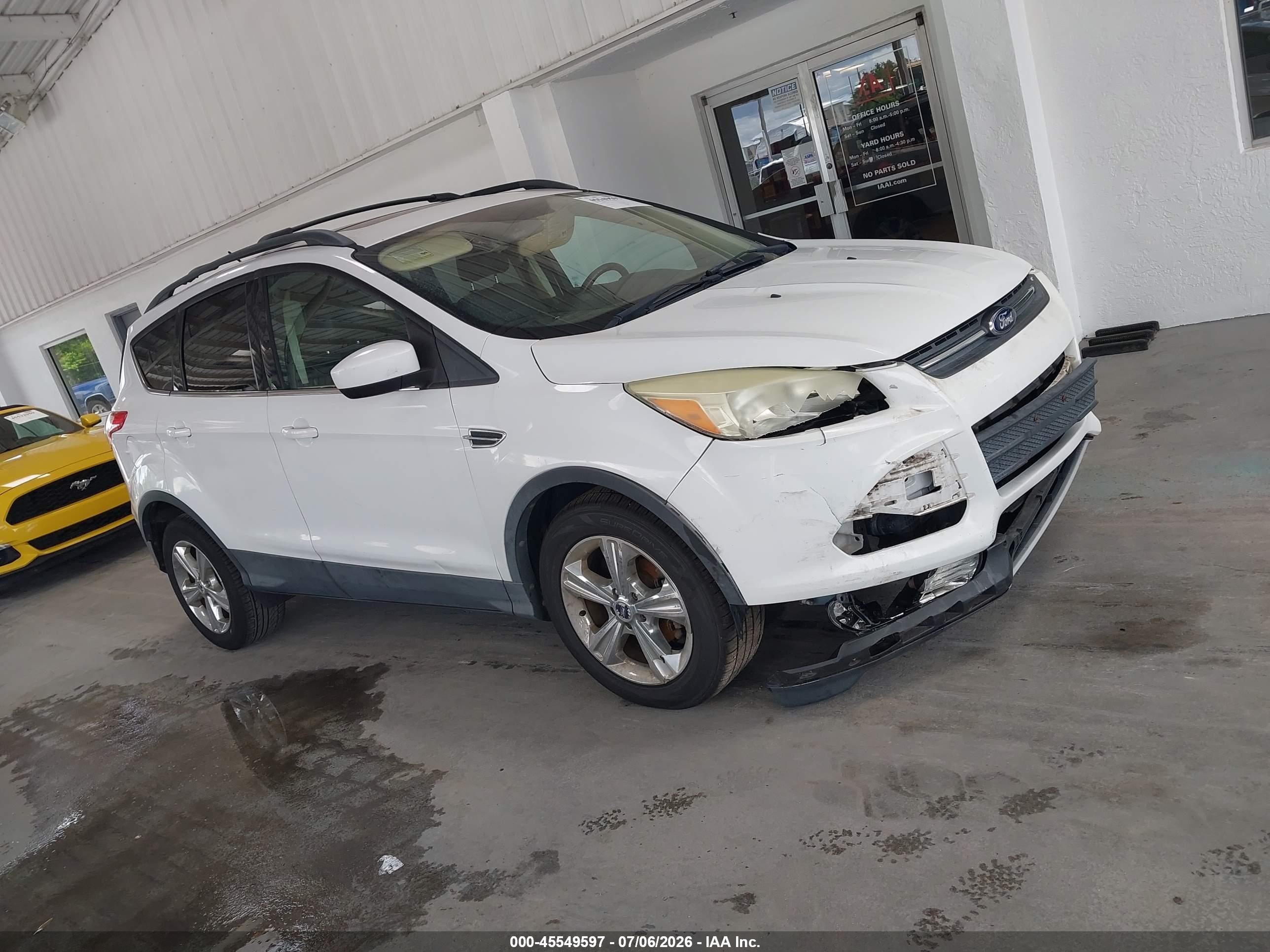 2014 Ford Escape Se Белый vin: 1FMCU0GX8EUB63656