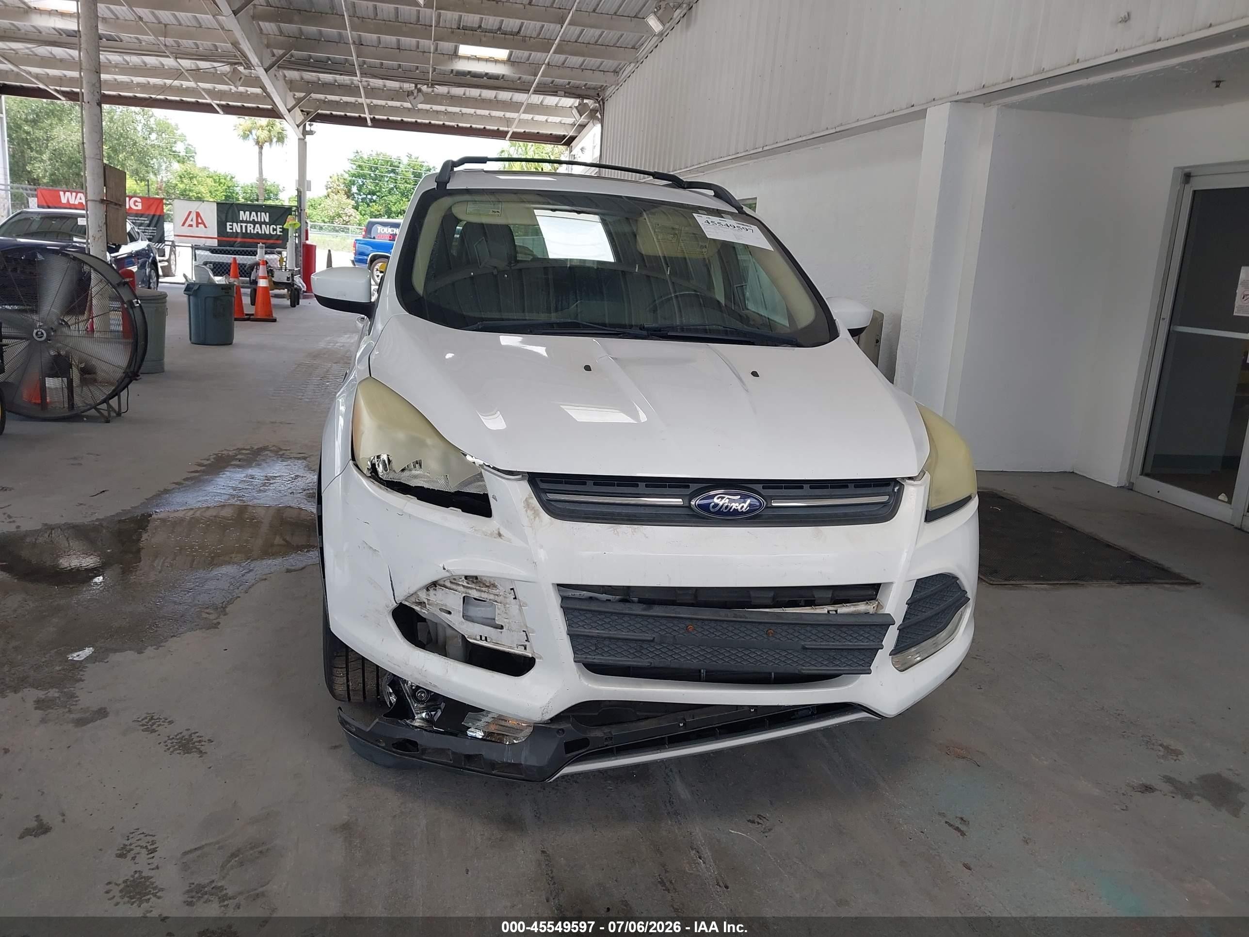 2014 Ford Escape Se Белый vin: 1FMCU0GX8EUB63656
