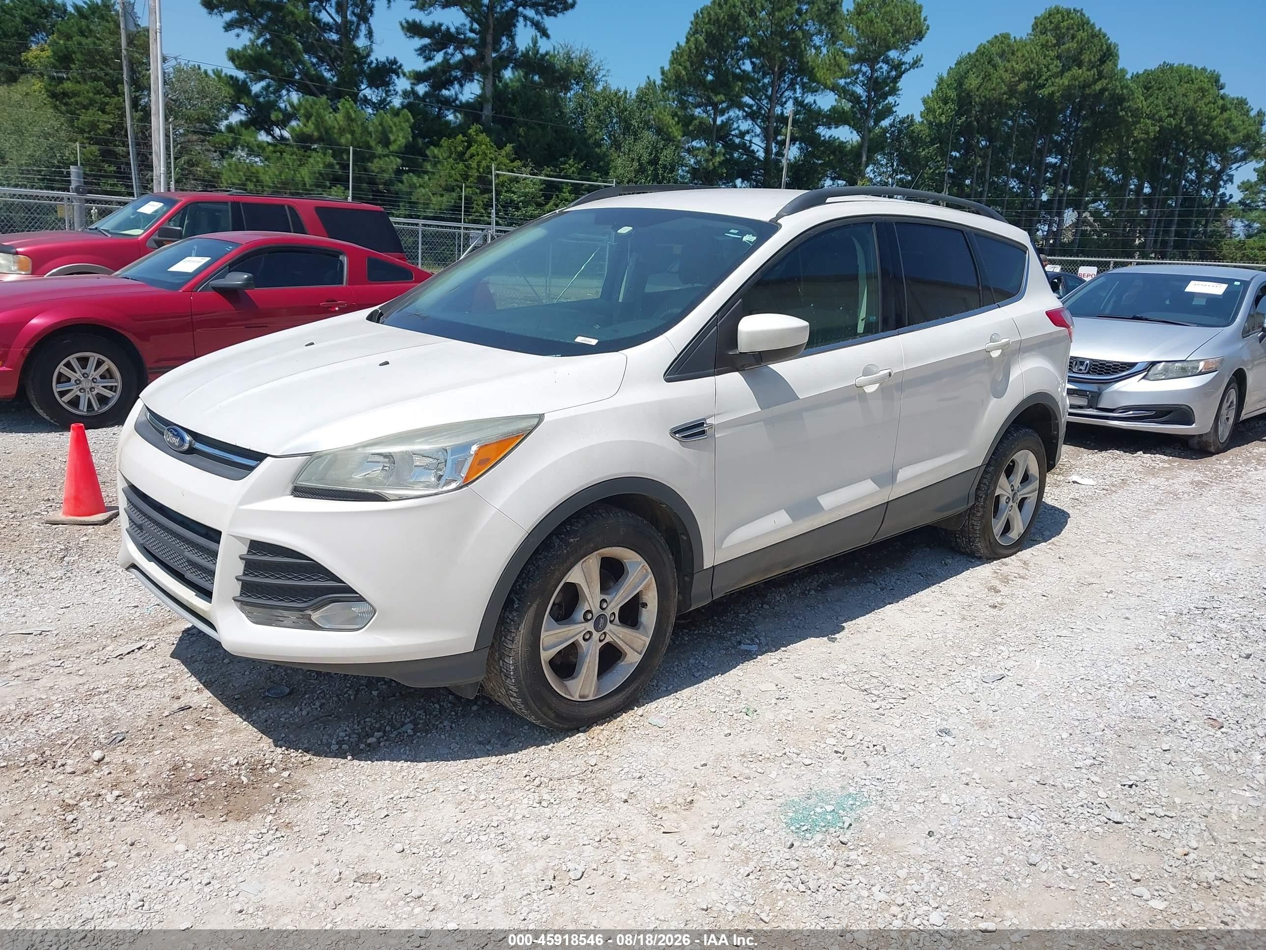 2014 Ford Escape Se Белый vin: 1FMCU0GX8EUE50205