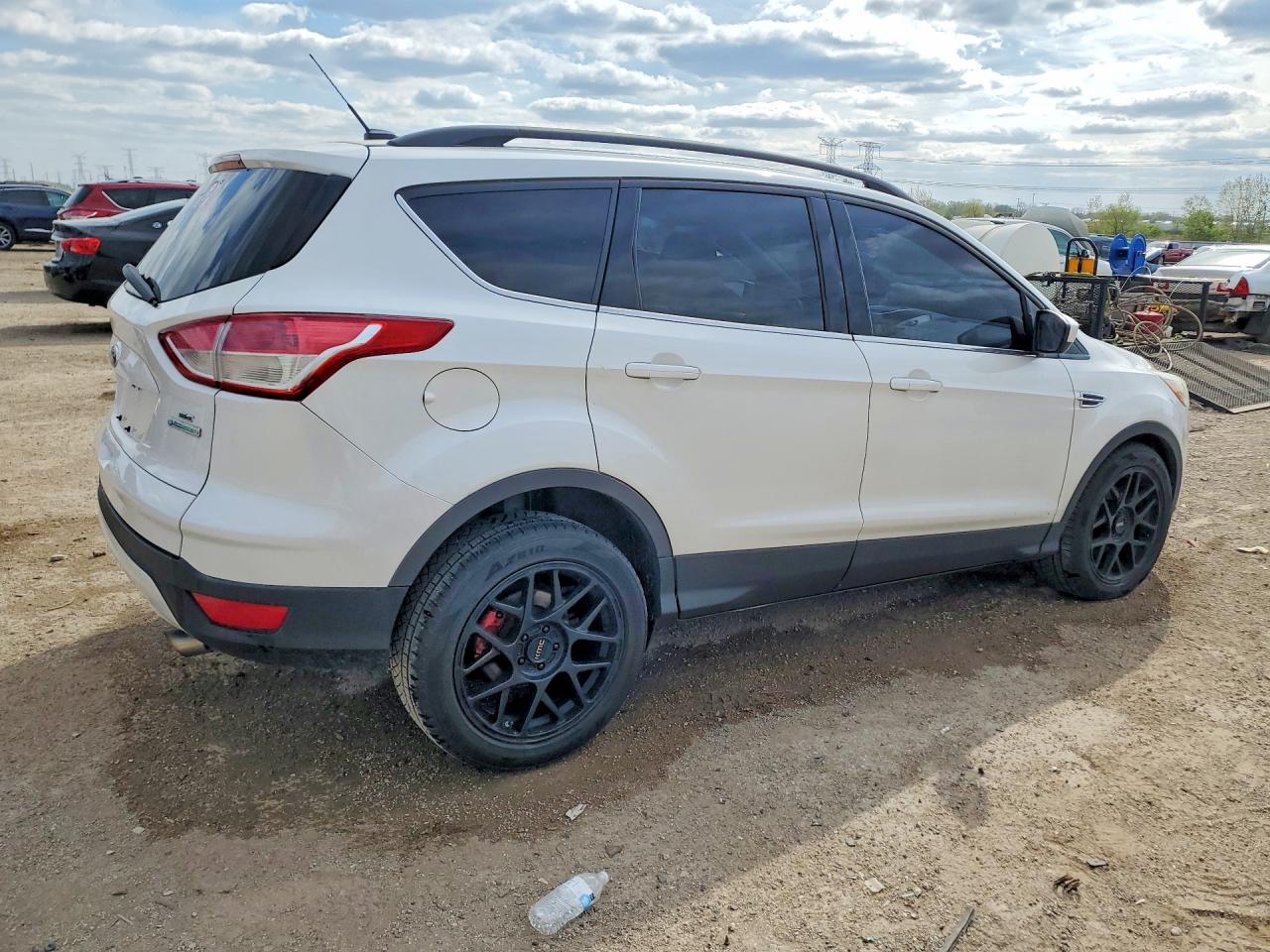 2015 Ford Escape Se White vin: 1FMCU0GX8FUA05349
