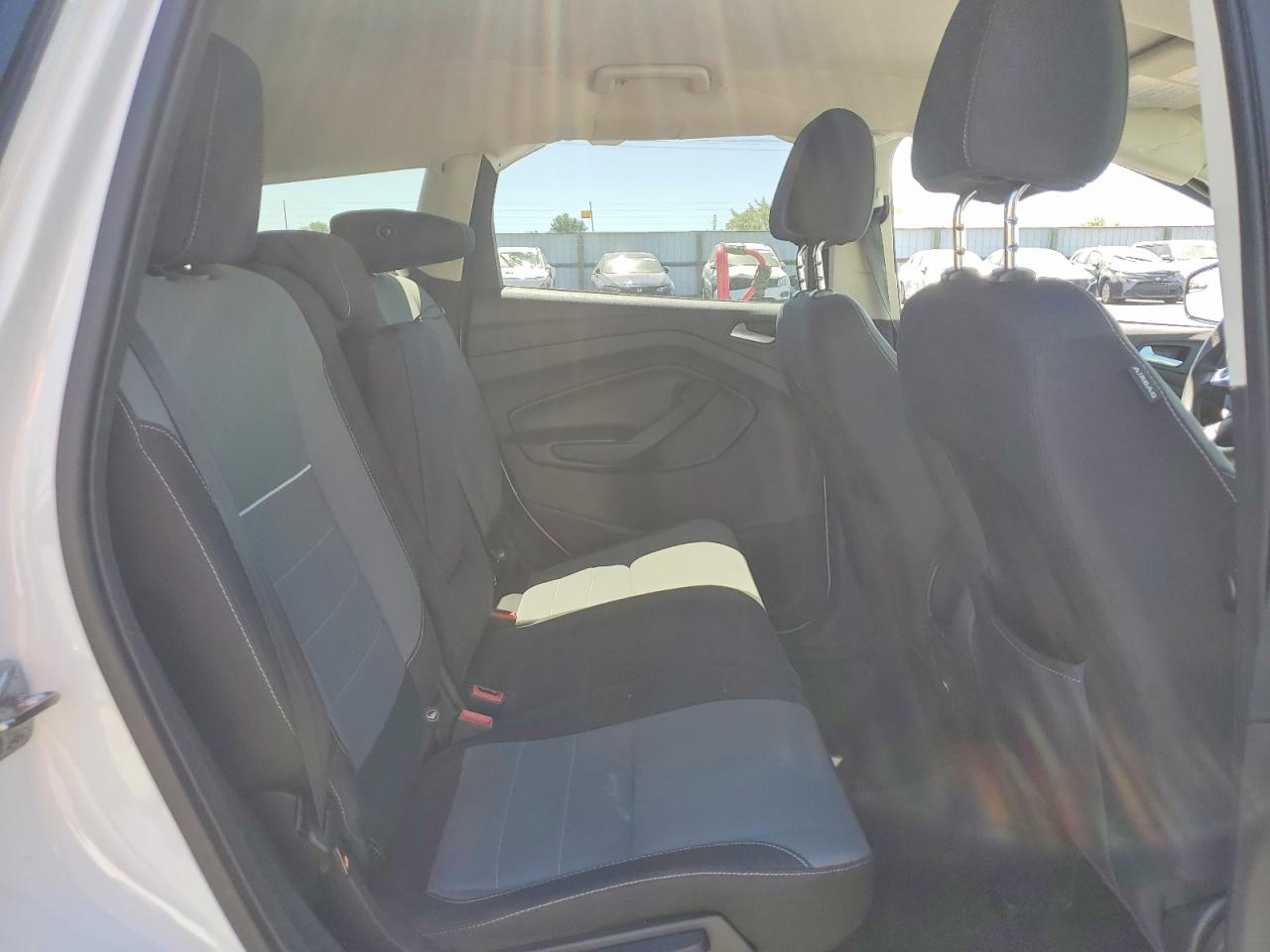 2015 Ford Escape Se White vin: 1FMCU0GX8FUA68273