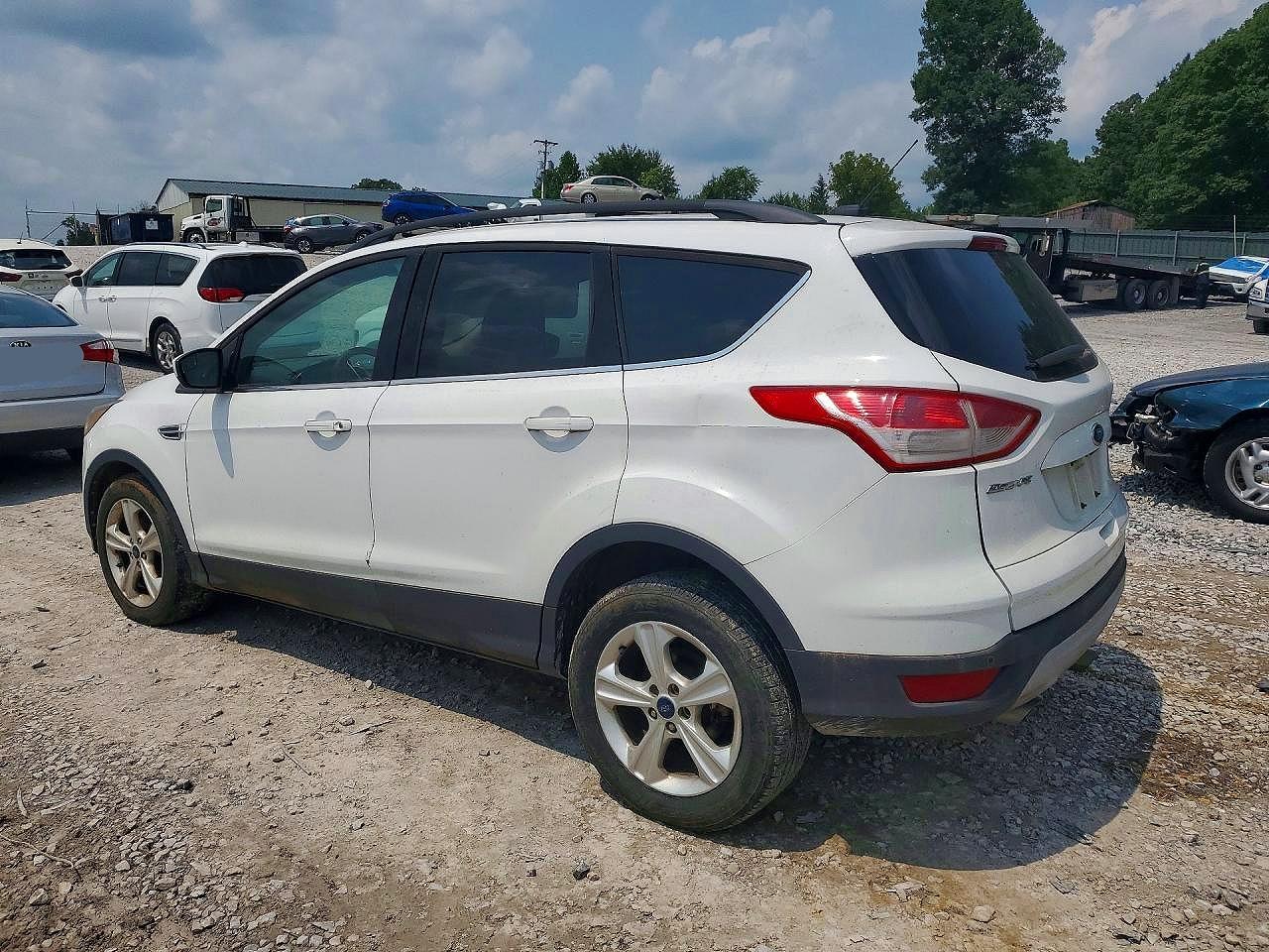 2015 Ford Escape Se White vin: 1FMCU0GX8FUC81787