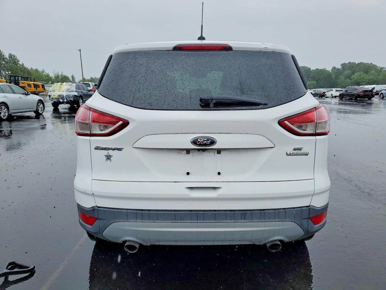 2016 Ford Escape White vin: 1FMCU0GX8GUB41319