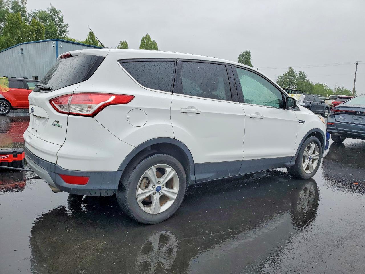 2016 Ford Escape White vin: 1FMCU0GX8GUB41319