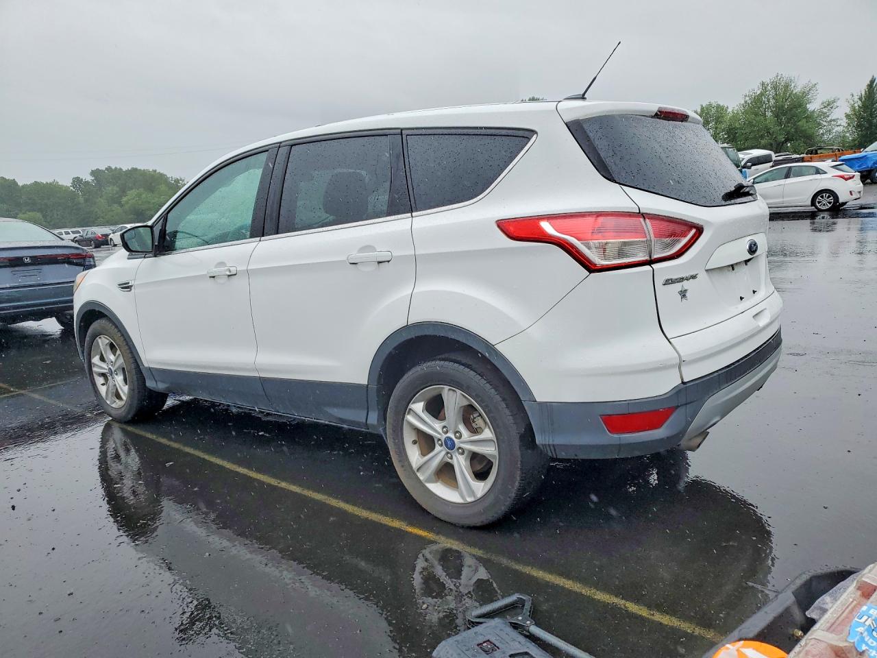 2016 Ford Escape White vin: 1FMCU0GX8GUB41319
