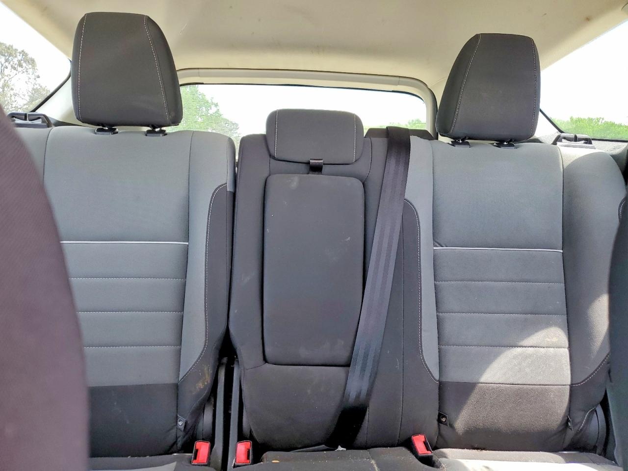 2013 Ford Escape Серебряный vin: 1FMCU0GX9DUB78472