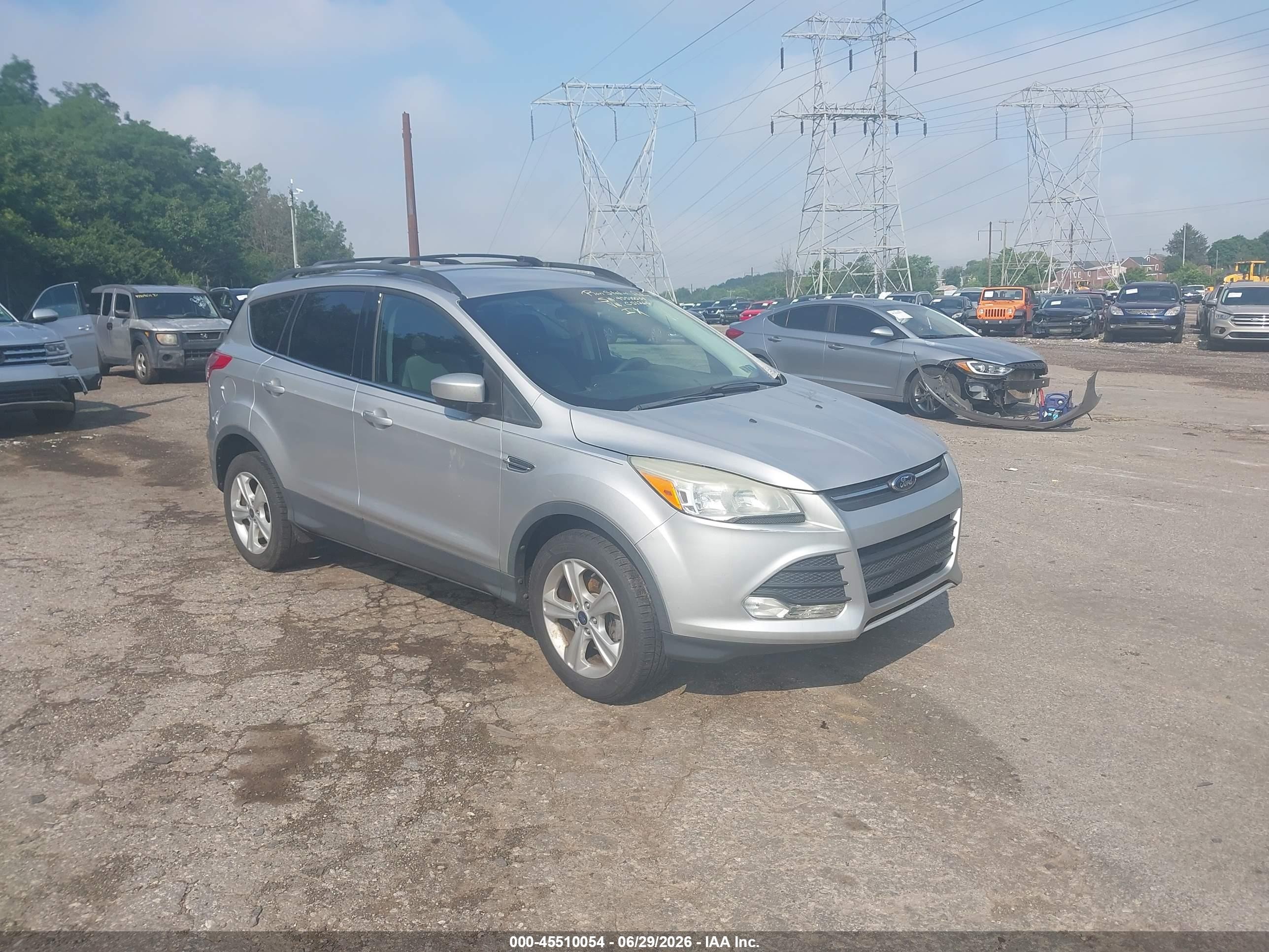 2013 Ford Escape Se Серебряный vin: 1FMCU0GX9DUC51260