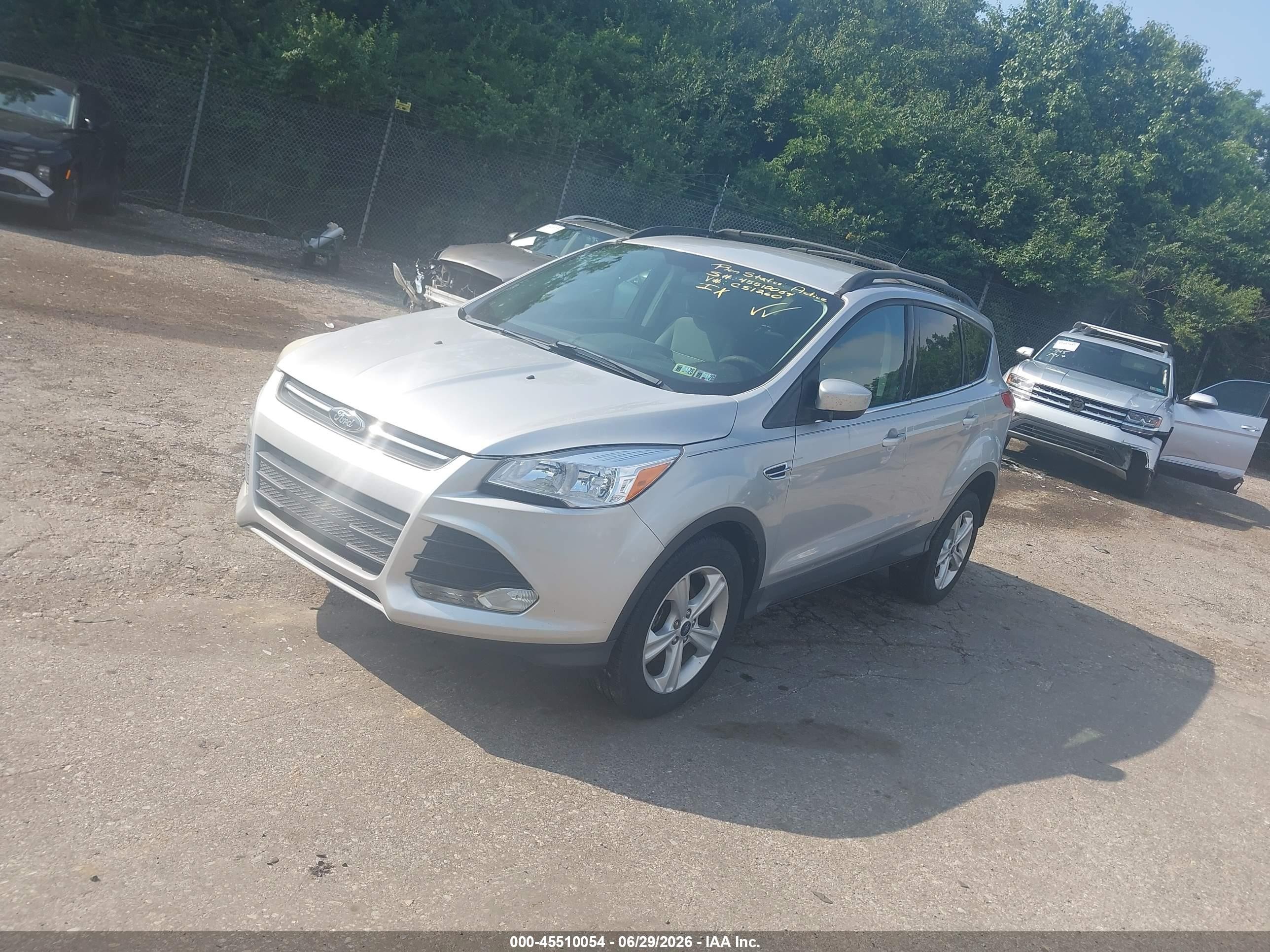 2013 Ford Escape Se Серебряный vin: 1FMCU0GX9DUC51260