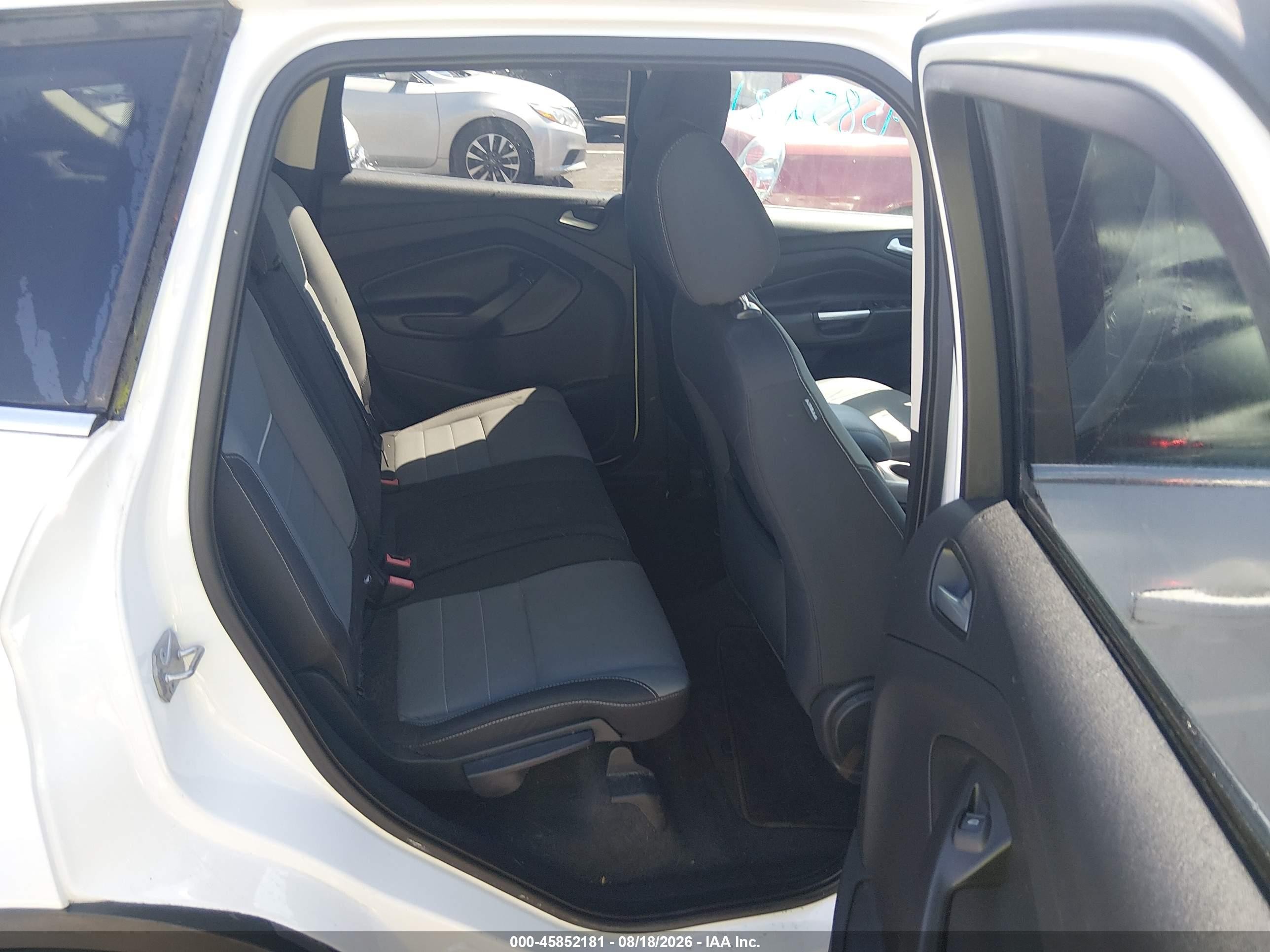 2013 Ford Escape Se Белый vin: 1FMCU0GX9DUD00022