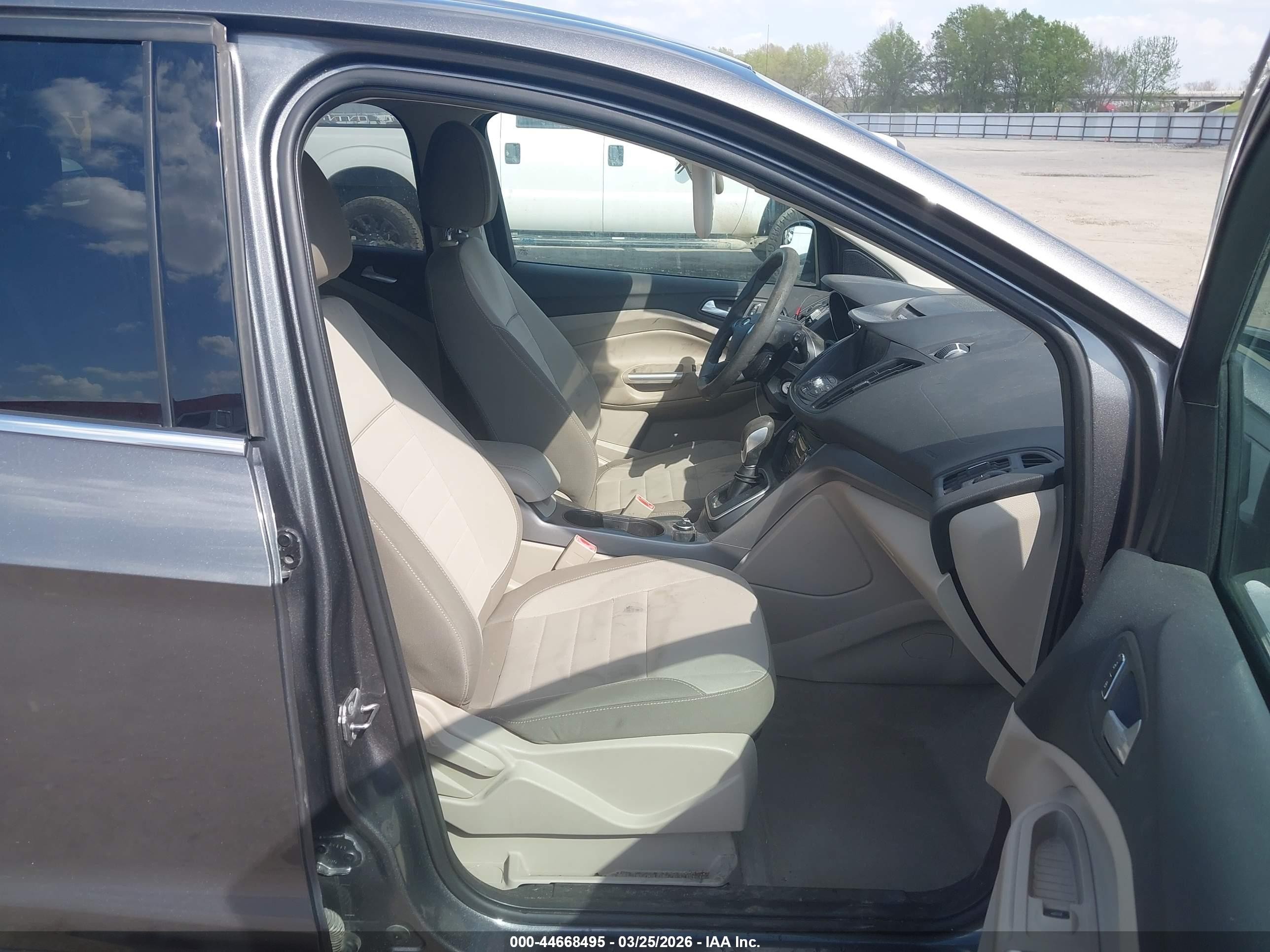 2013 Ford Escape Se Gray vin: 1FMCU0GX9DUD10100