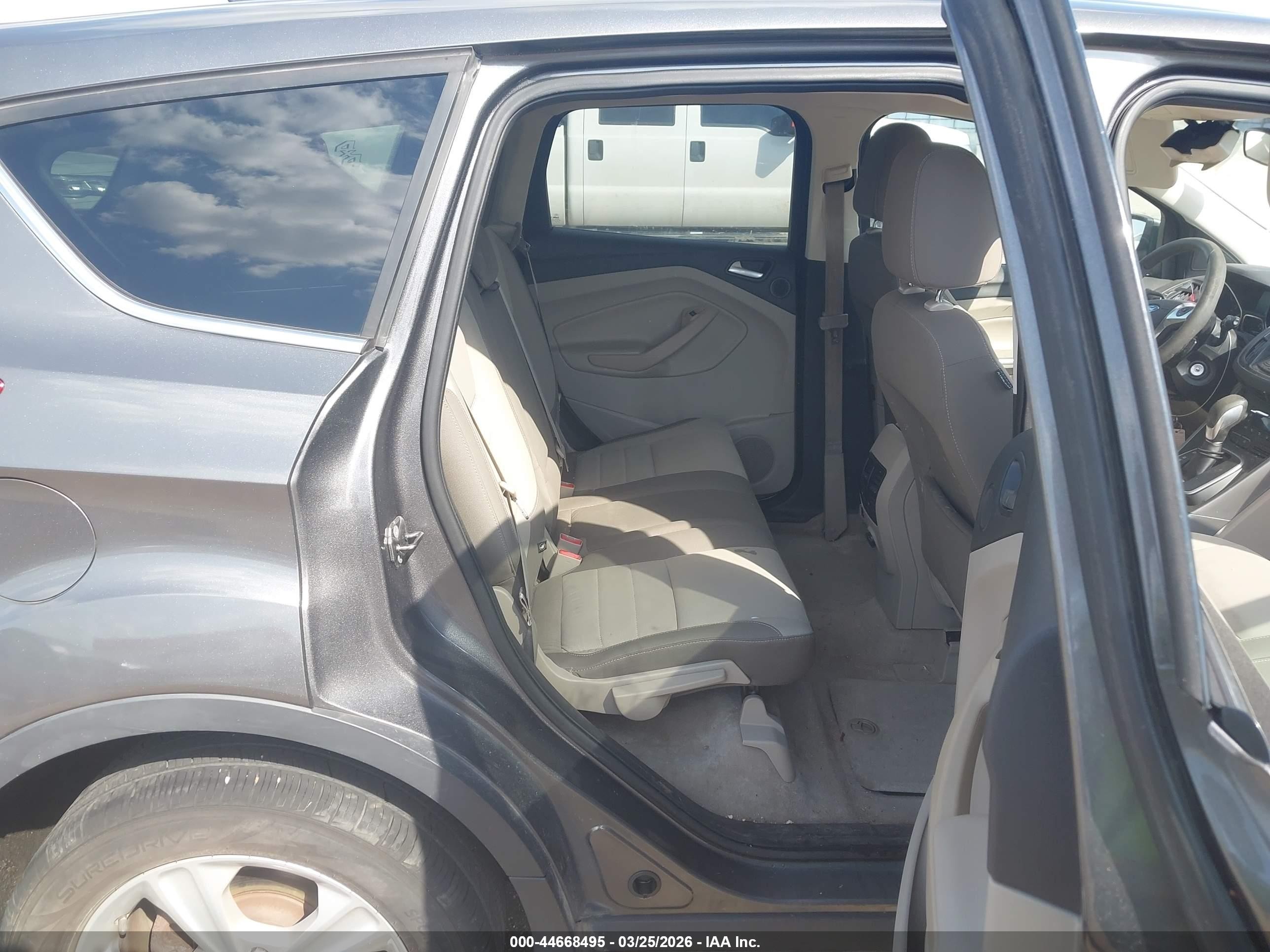 2013 Ford Escape Se Gray vin: 1FMCU0GX9DUD10100