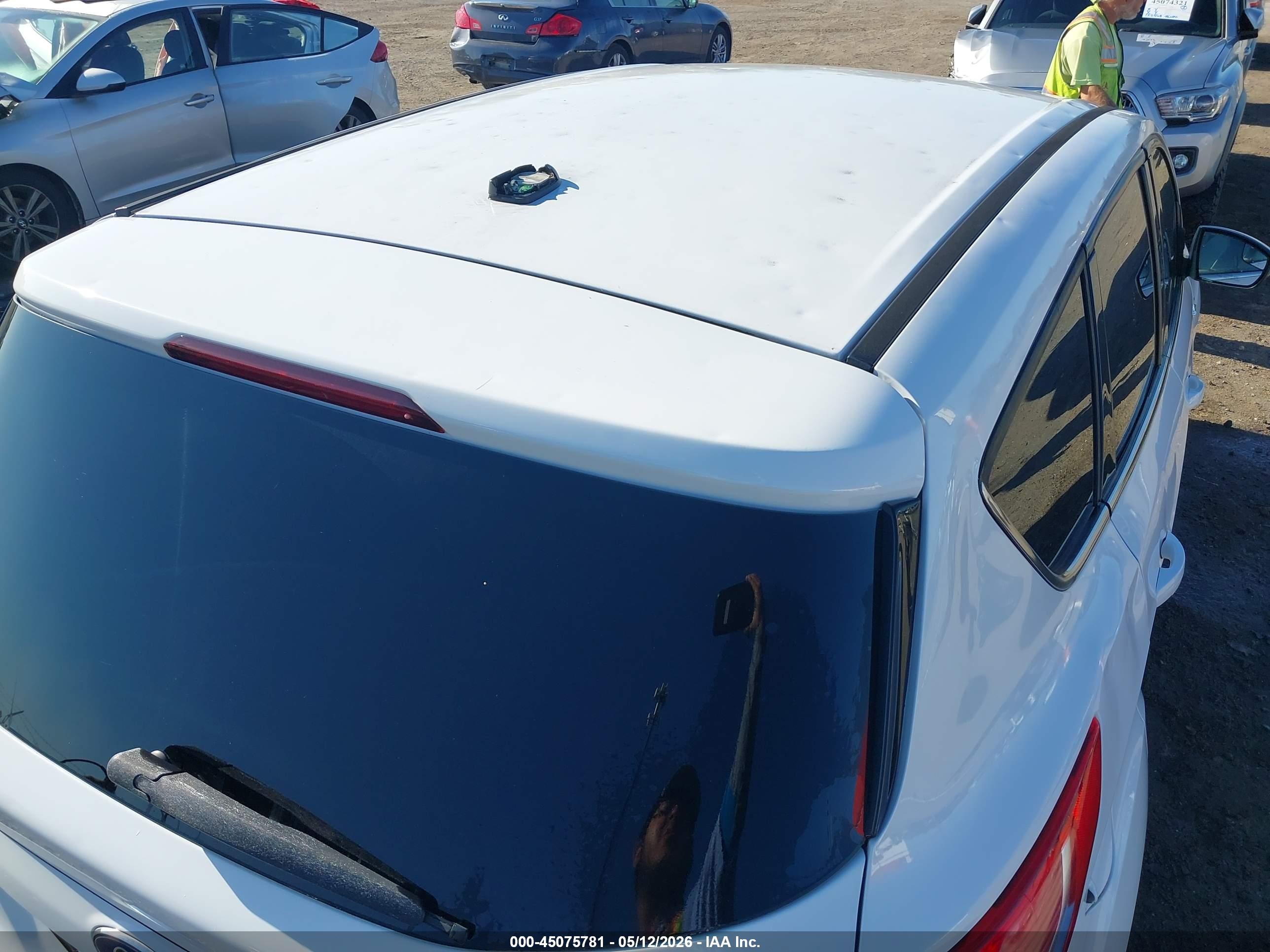 2014 Ford Escape Se White vin: 1FMCU0GX9EUA37726