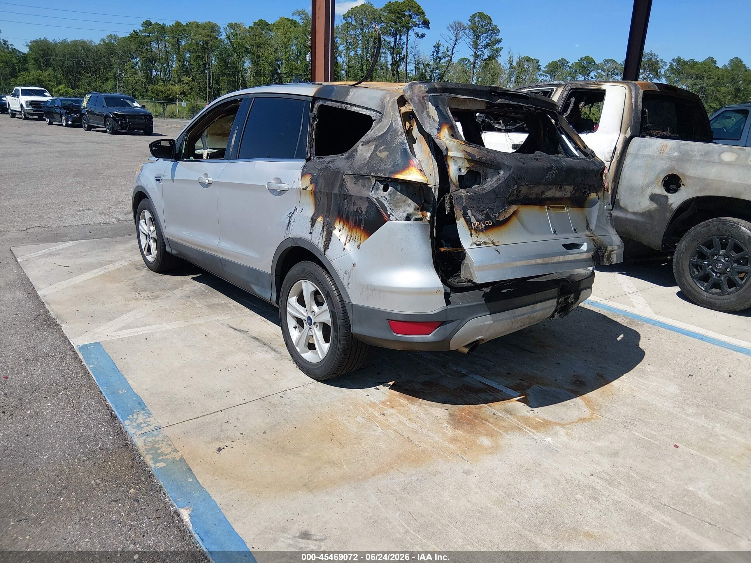 2014 Ford Escape Se Серебряный vin: 1FMCU0GX9EUB69451