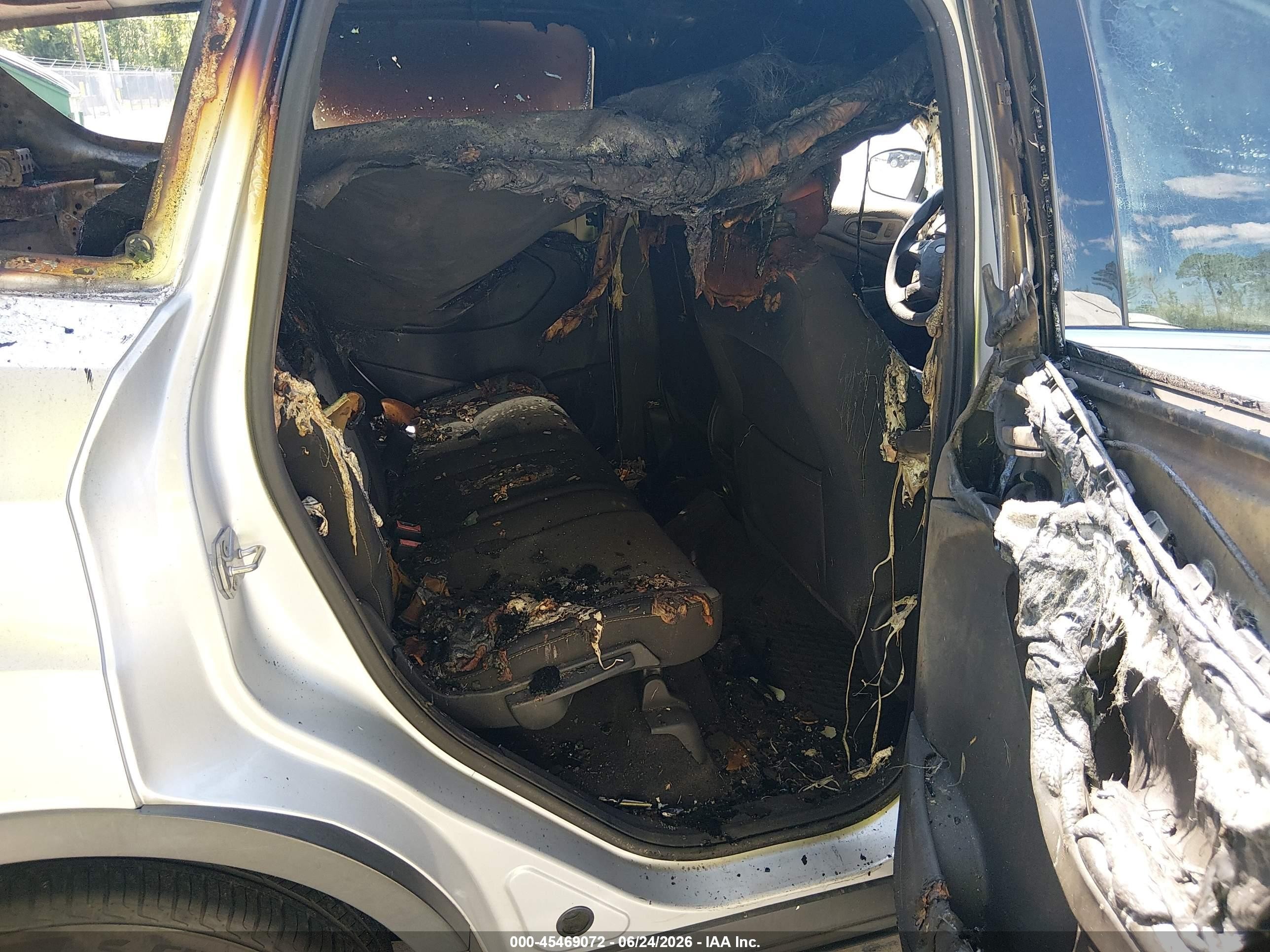 2014 Ford Escape Se Серебряный vin: 1FMCU0GX9EUB69451