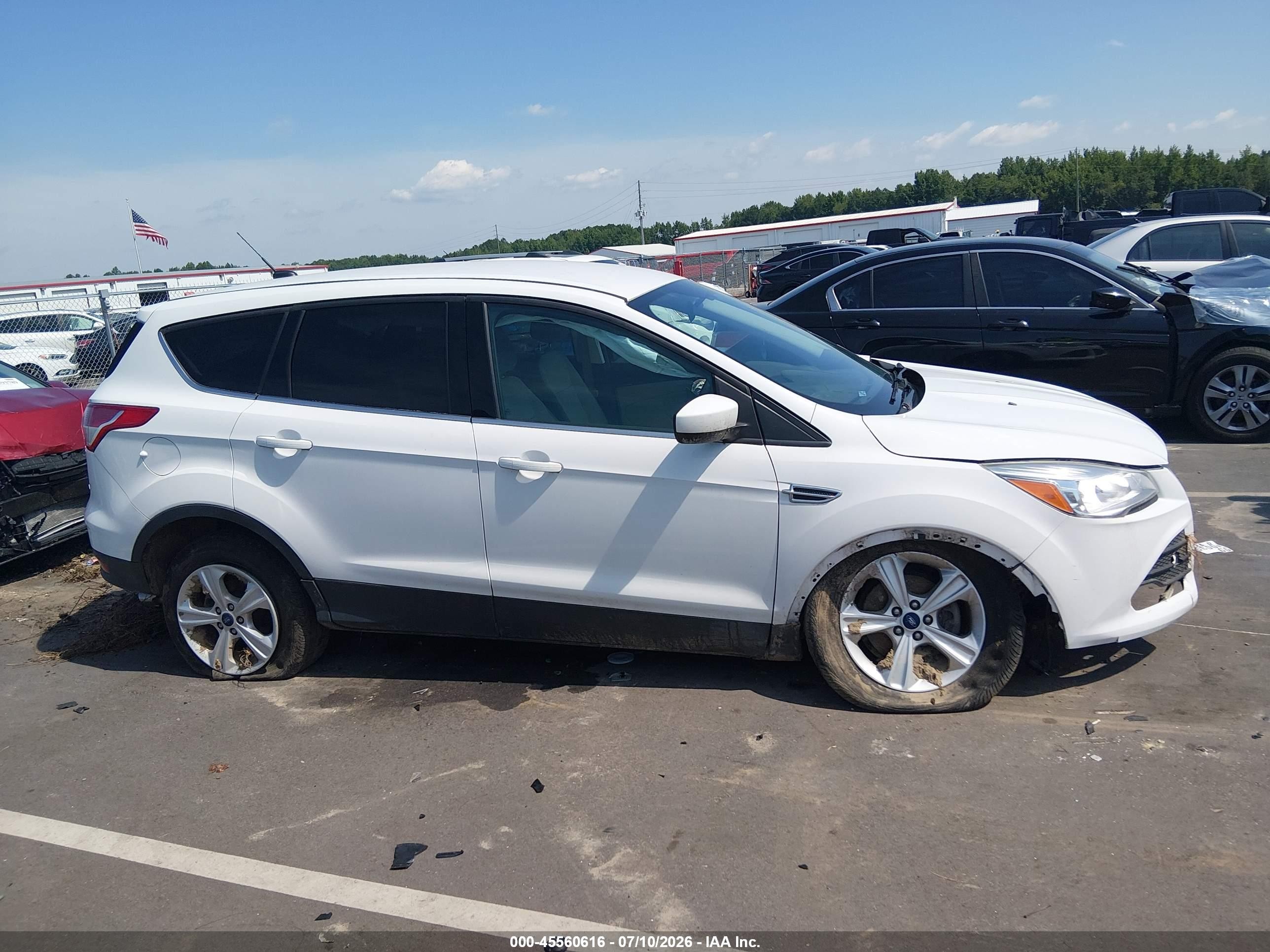 2014 Ford Escape Se White vin: 1FMCU0GX9EUD10065