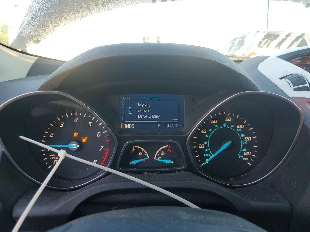 2014 Ford Escape Se Черный vin: 1FMCU0GX9EUD30235
