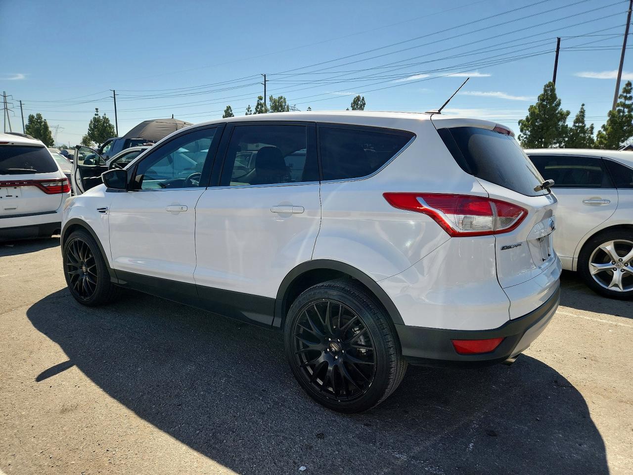 2014 Ford Escape Se White vin: 1FMCU0GX9EUD32356