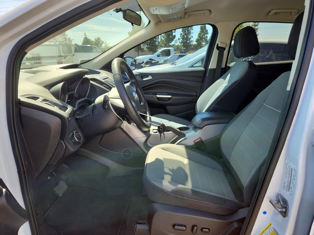 2014 Ford Escape Se White vin: 1FMCU0GX9EUD32356