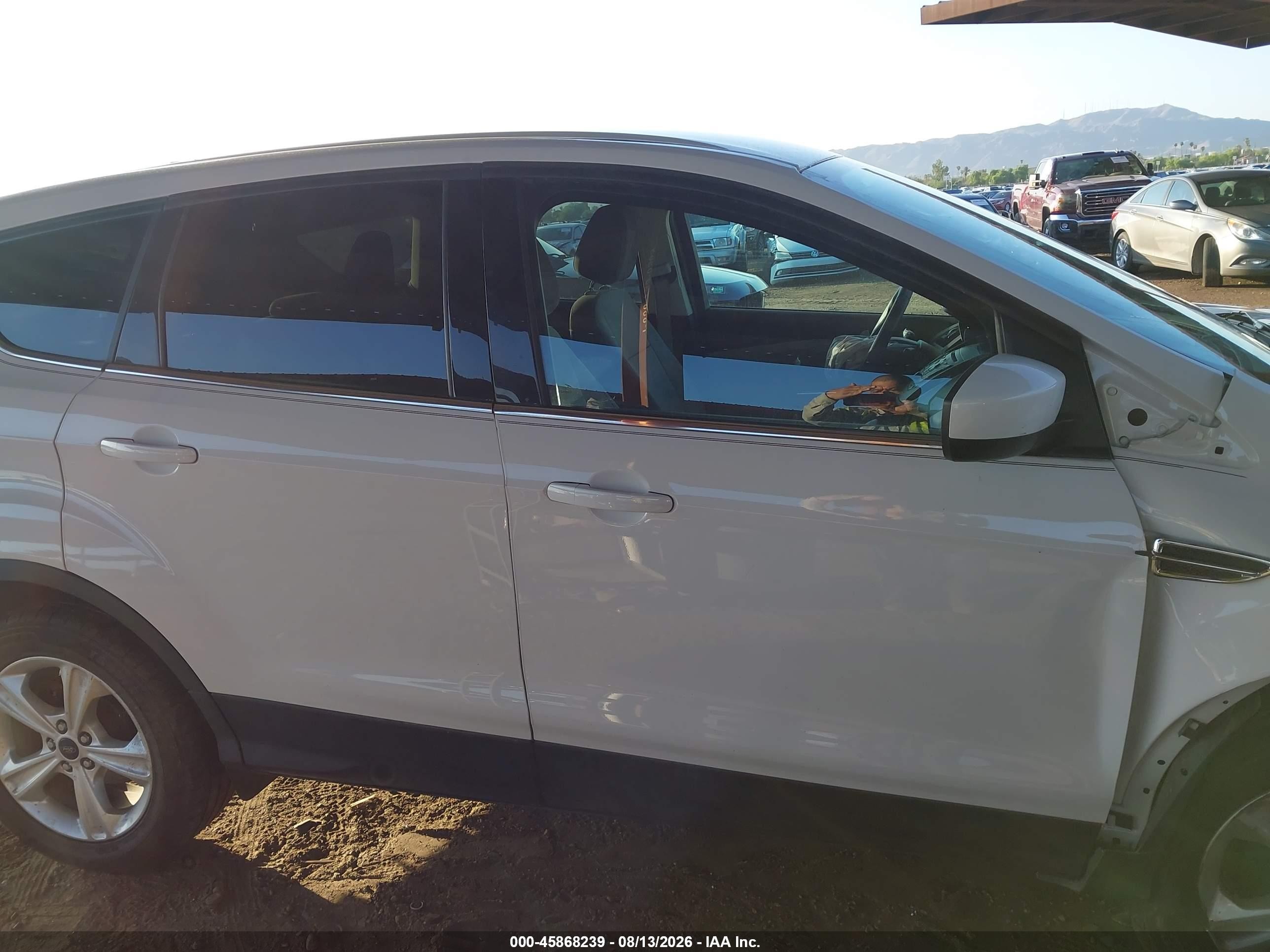 2015 Ford Escape Se White vin: 1FMCU0GX9FUA43866