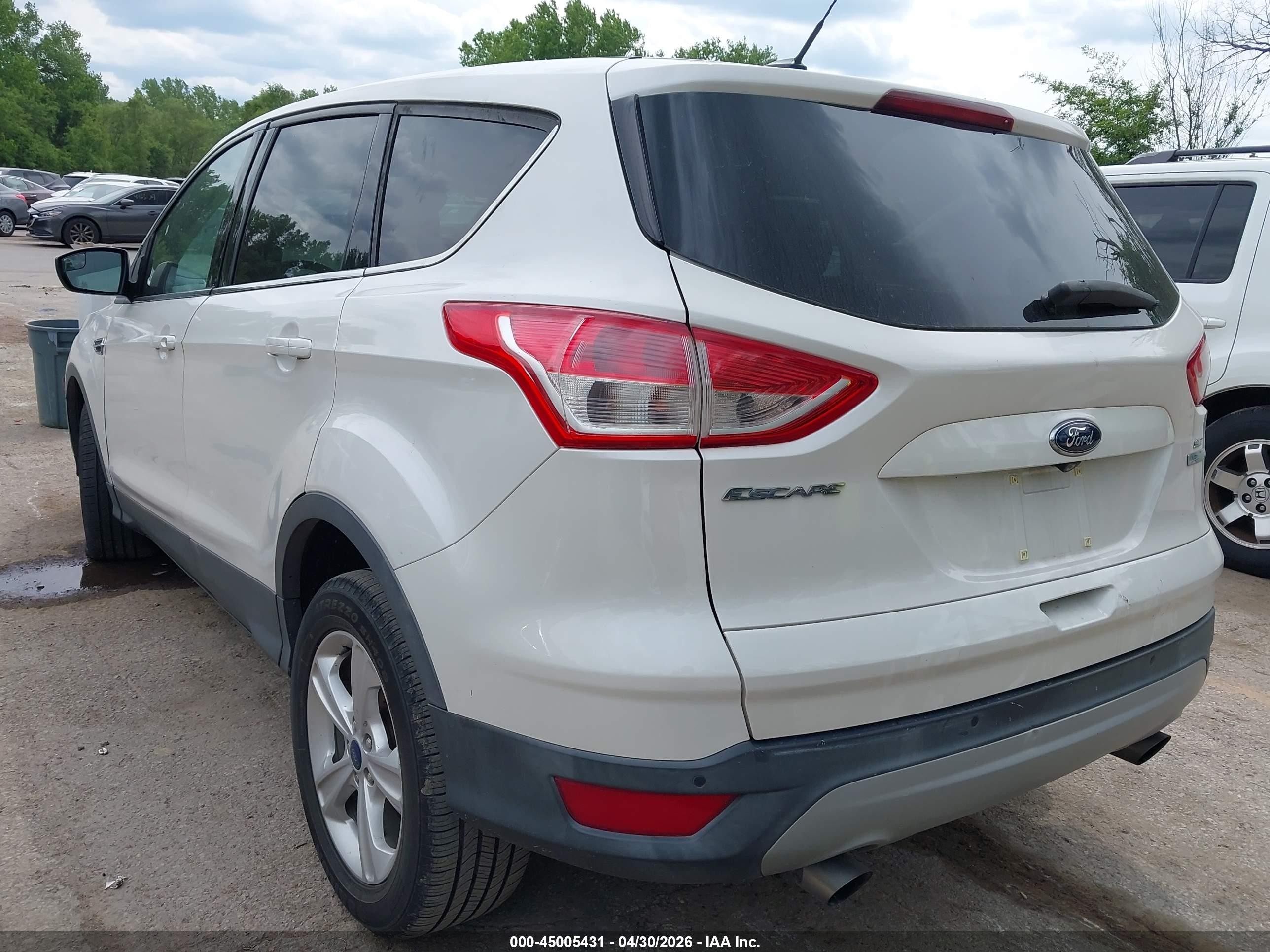 2015 Ford Escape Se White vin: 1FMCU0GX9FUA68461