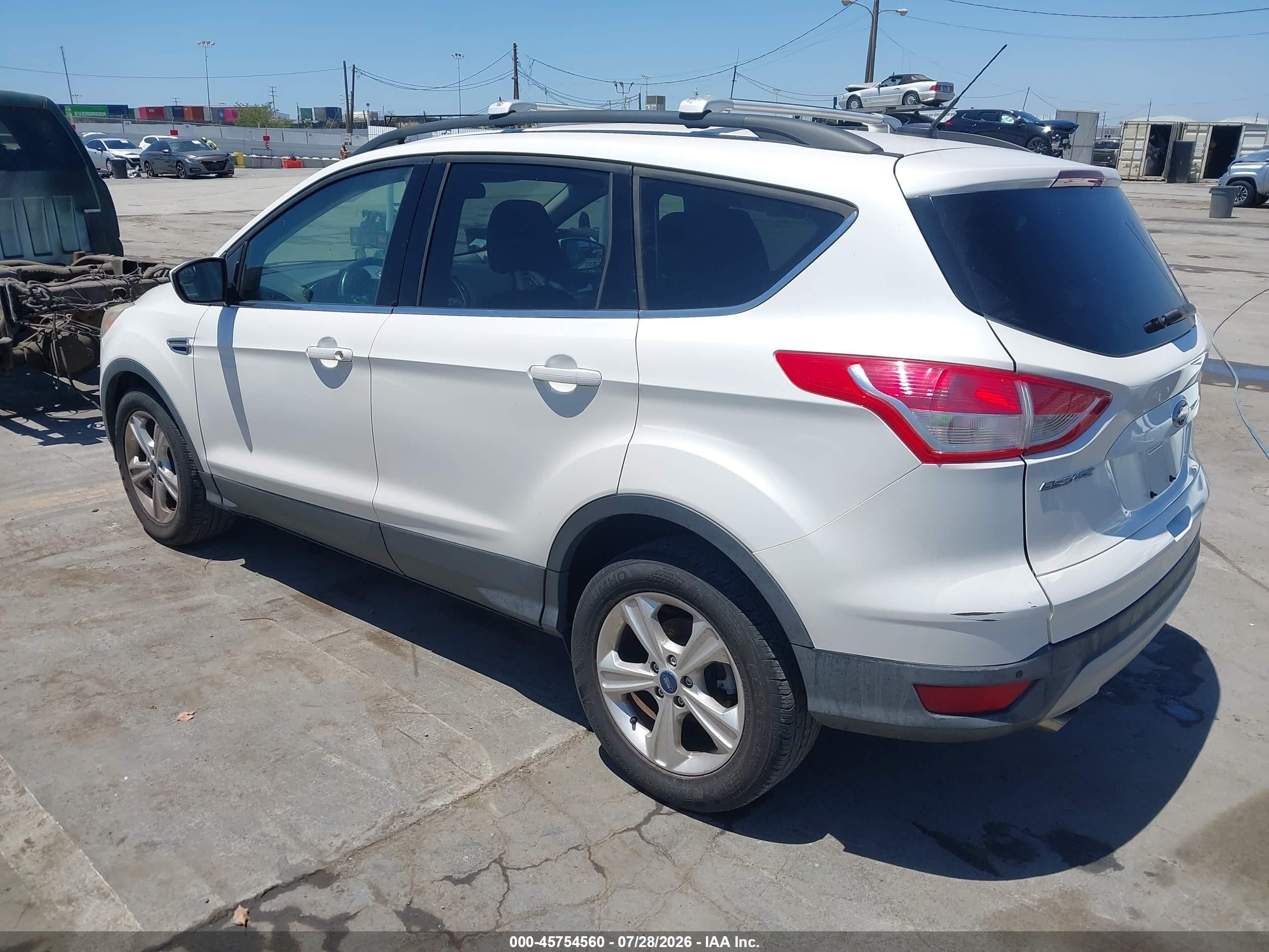 2015 Ford Escape Se White vin: 1FMCU0GX9FUB33664