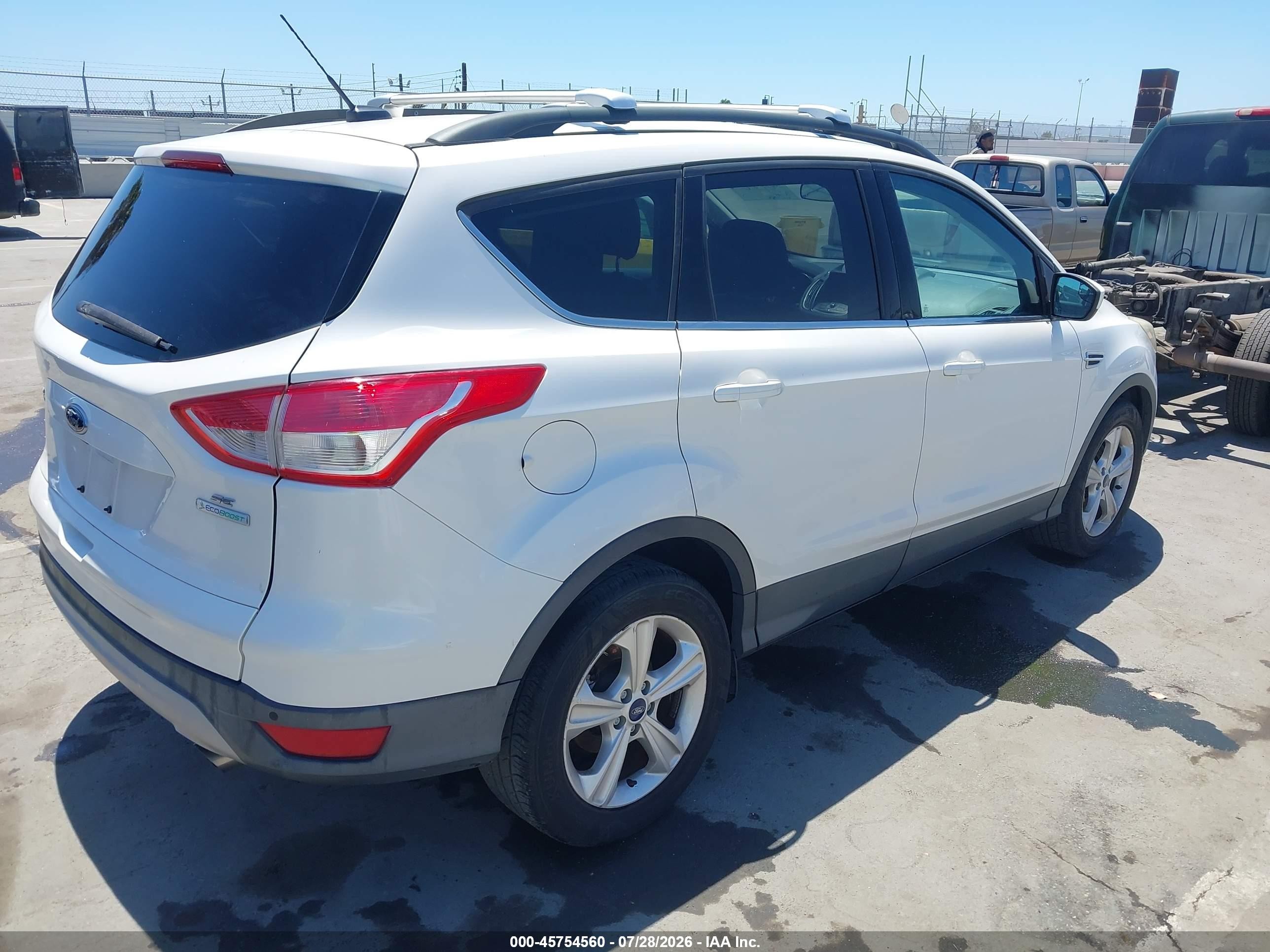 2015 Ford Escape Se White vin: 1FMCU0GX9FUB33664