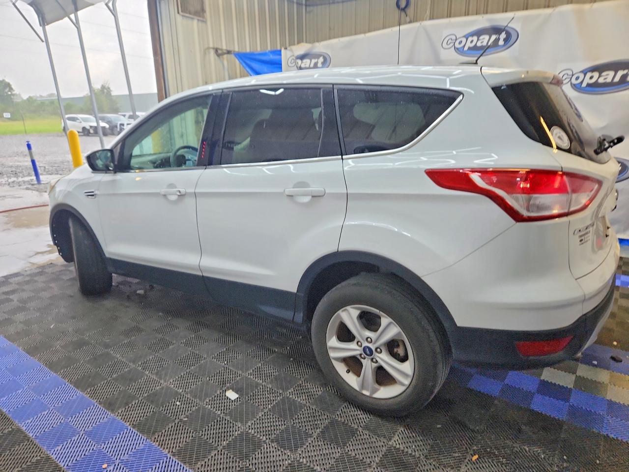 2013 Ford Escape Se White vin: 1FMCU0GXXDUB60028