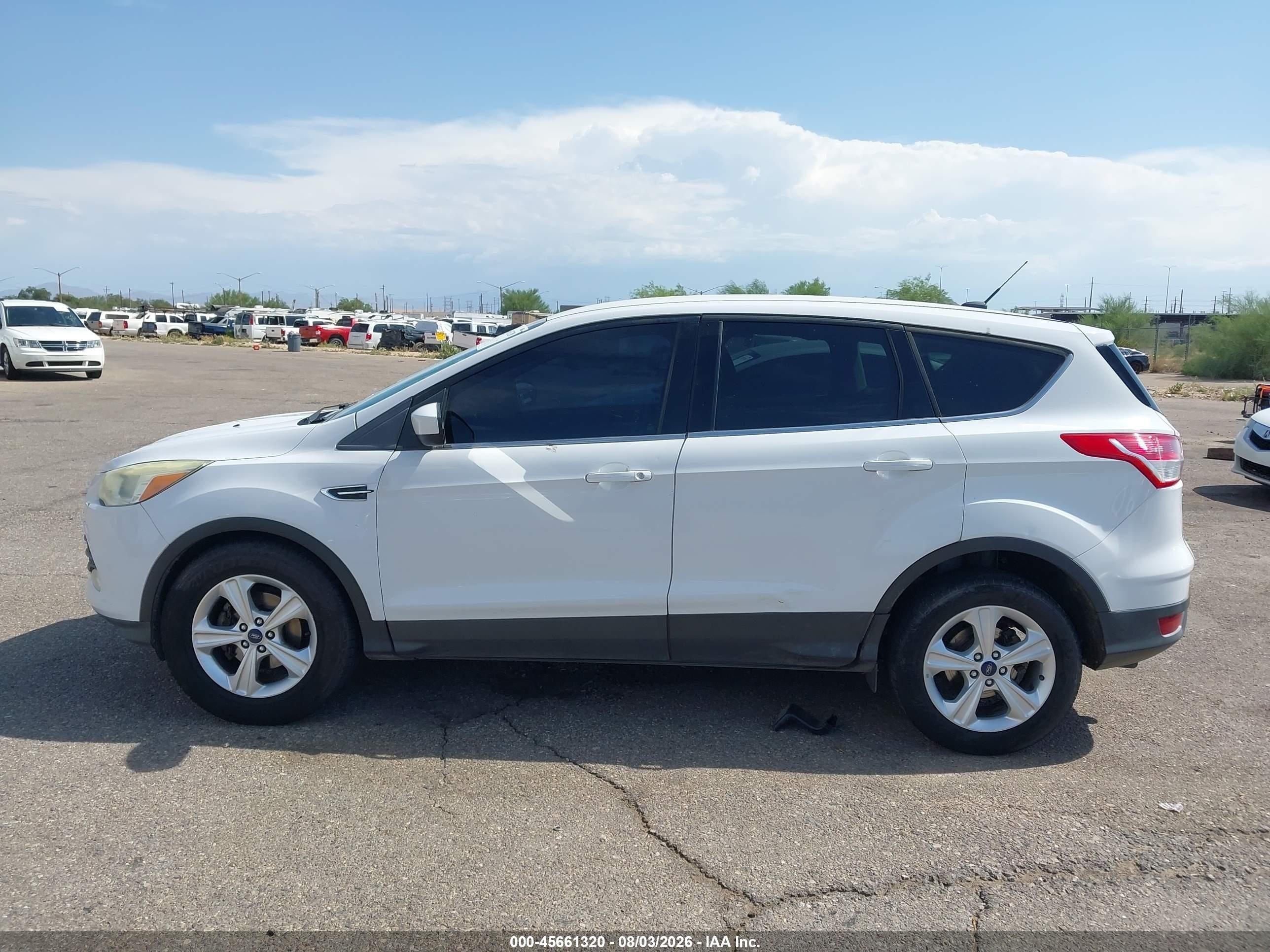 2013 Ford Escape Se Белый vin: 1FMCU0GXXDUD23695