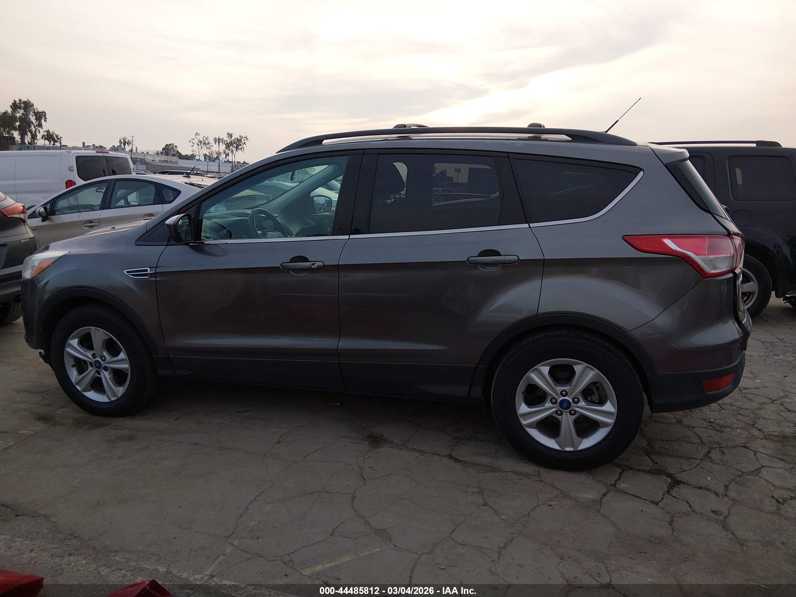 2013 Ford Escape Se Gray vin: 1FMCU0GXXDUD24734