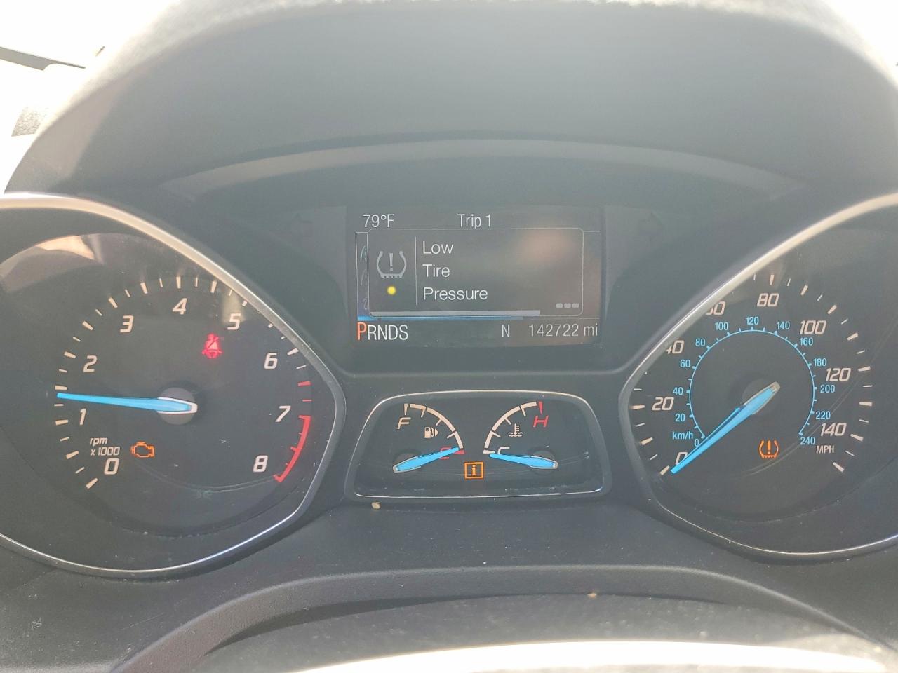 2015 Ford Escape Se White vin: 1FMCU0GXXFUB36556