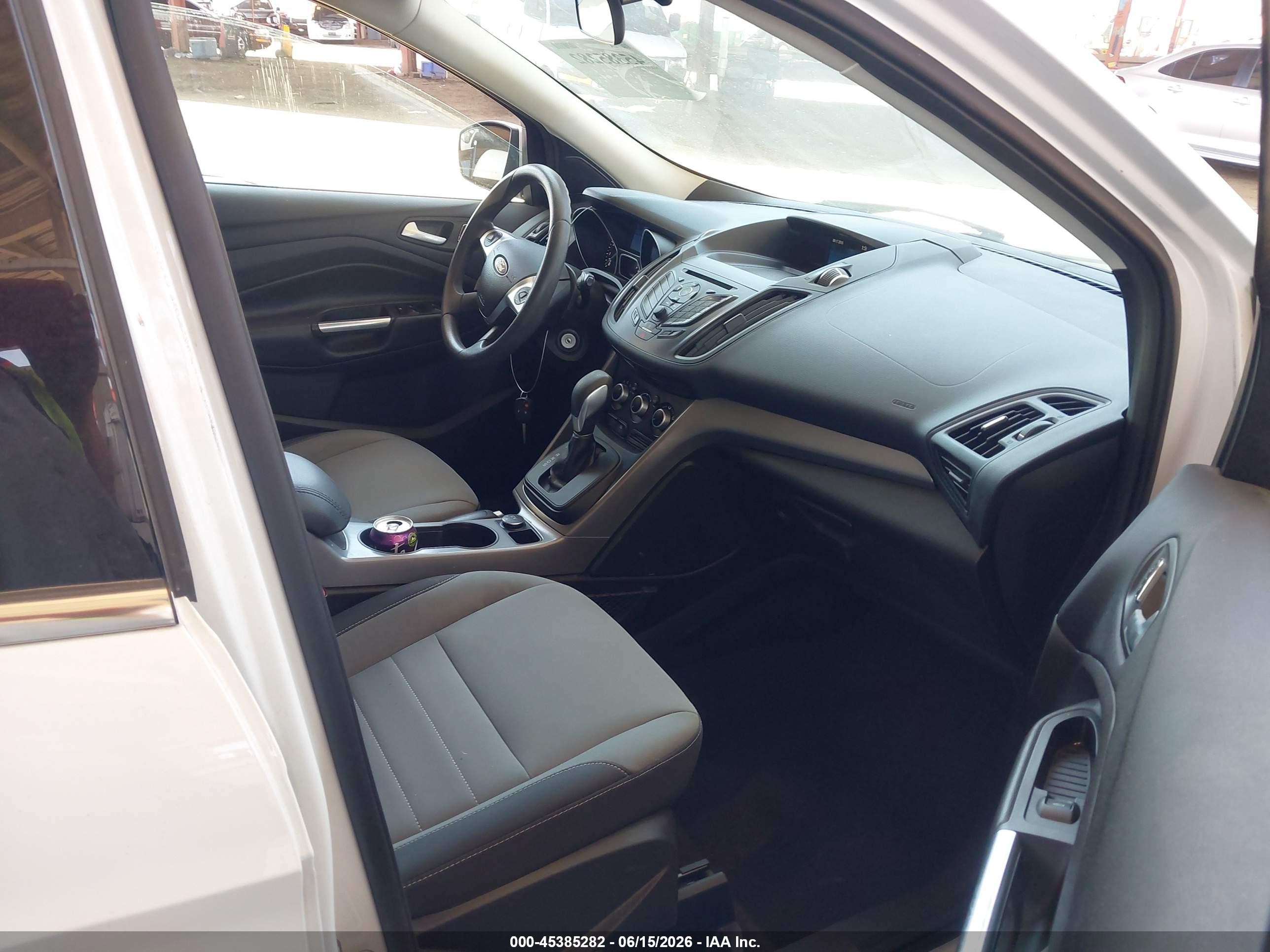 2015 Ford Escape Se Белый vin: 1FMCU0GXXFUC23826