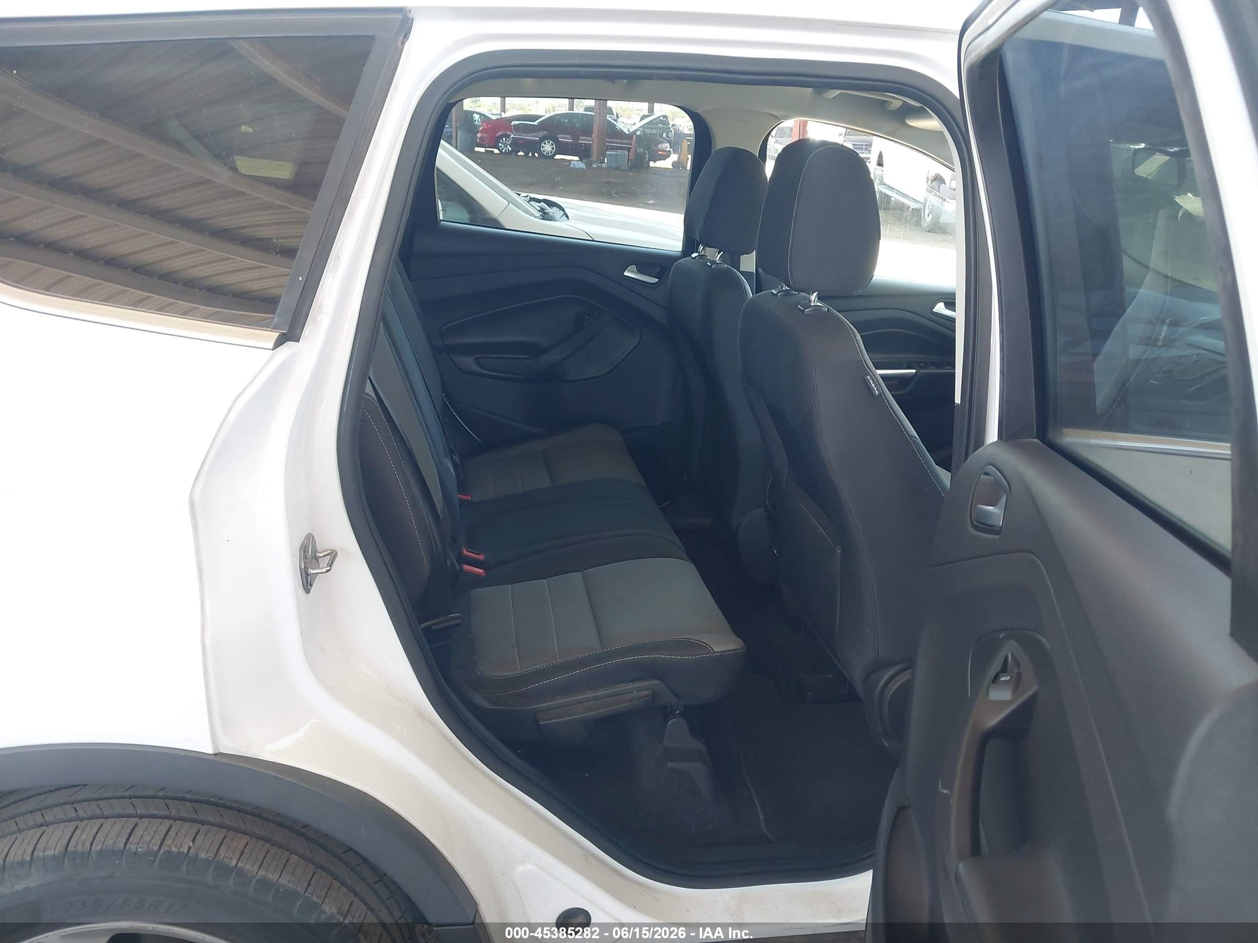 2015 Ford Escape Se Белый vin: 1FMCU0GXXFUC23826