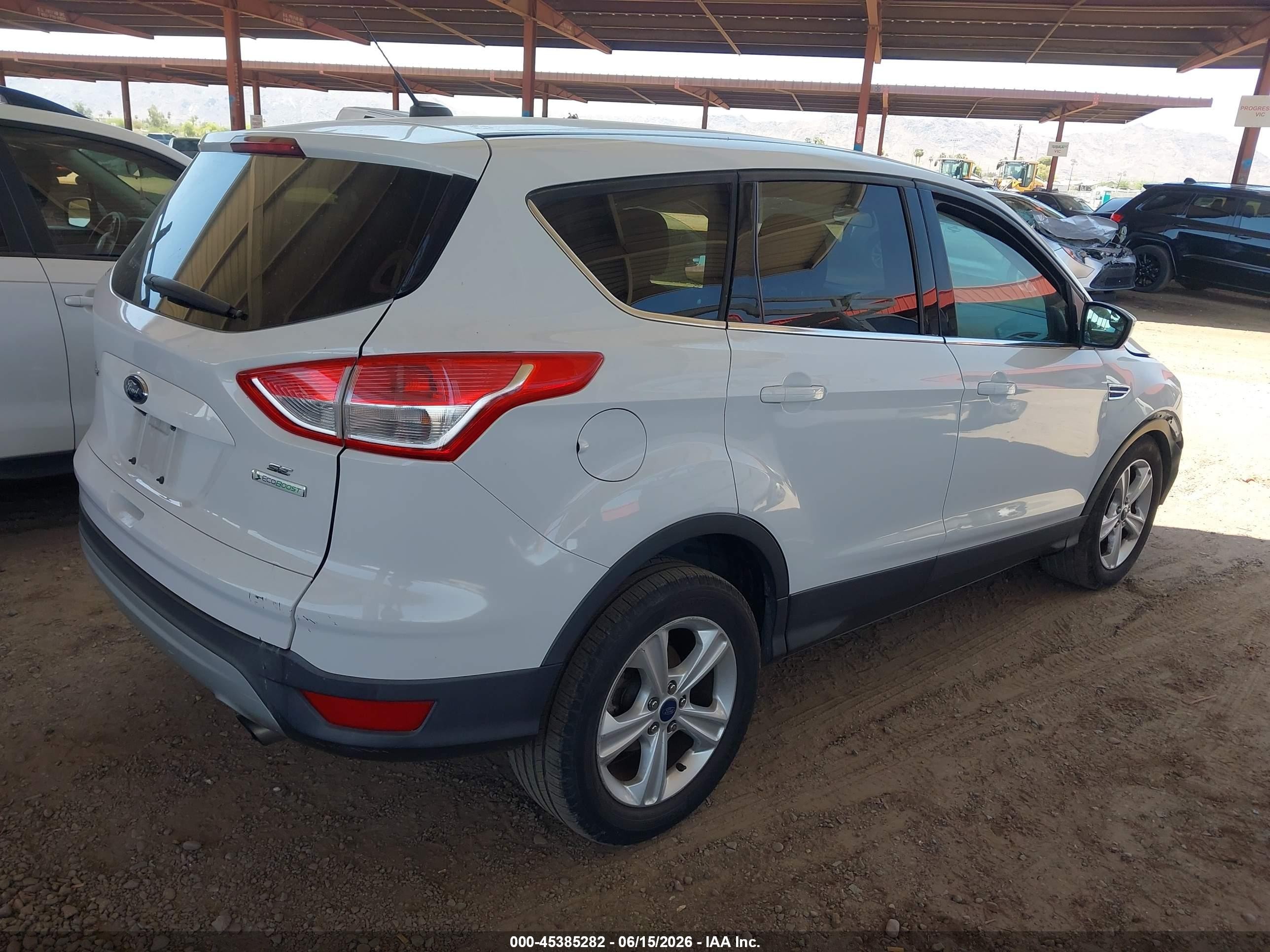 2015 Ford Escape Se Белый vin: 1FMCU0GXXFUC23826