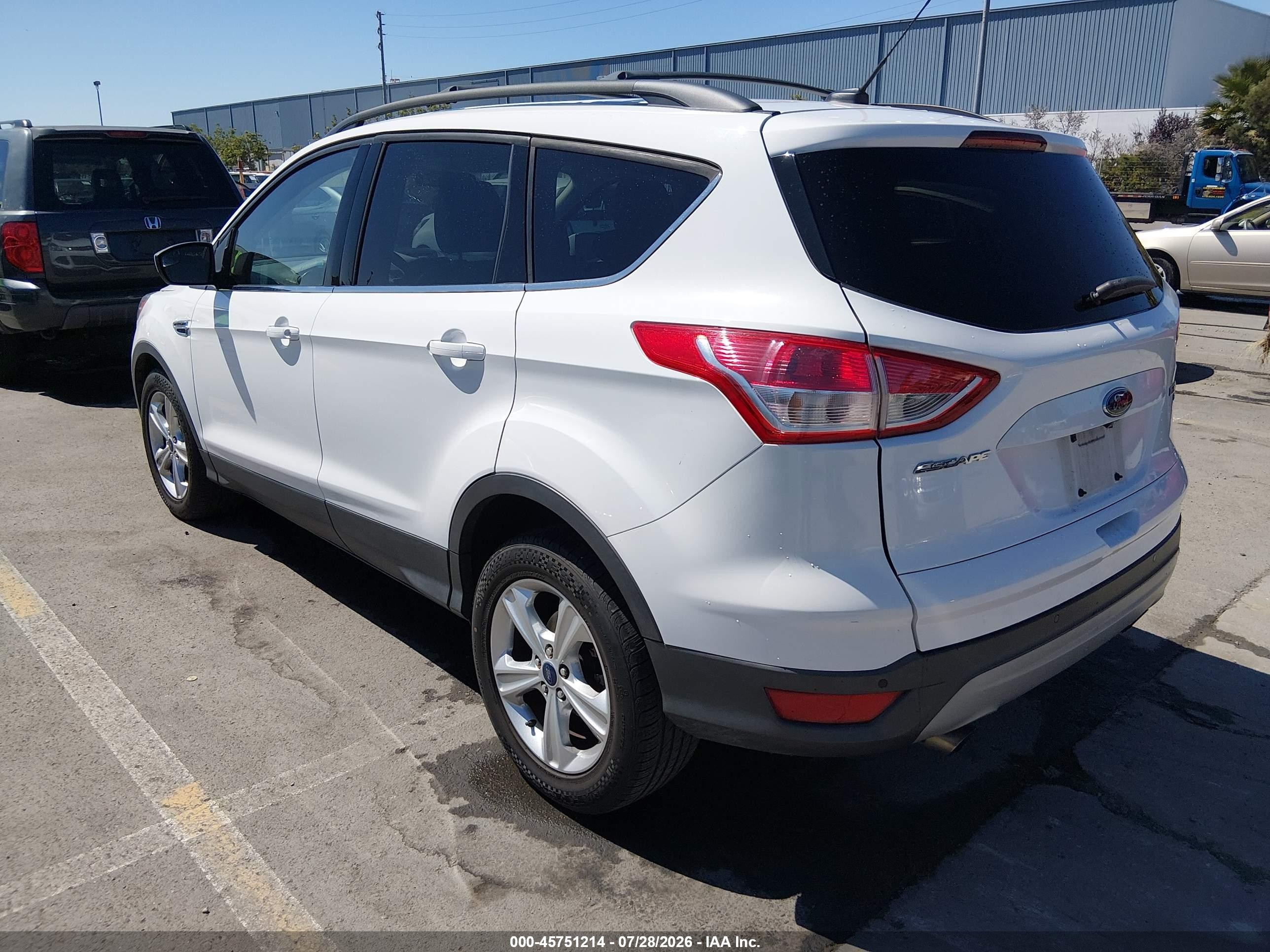 2015 Ford Escape Se White vin: 1FMCU0GXXFUC80396