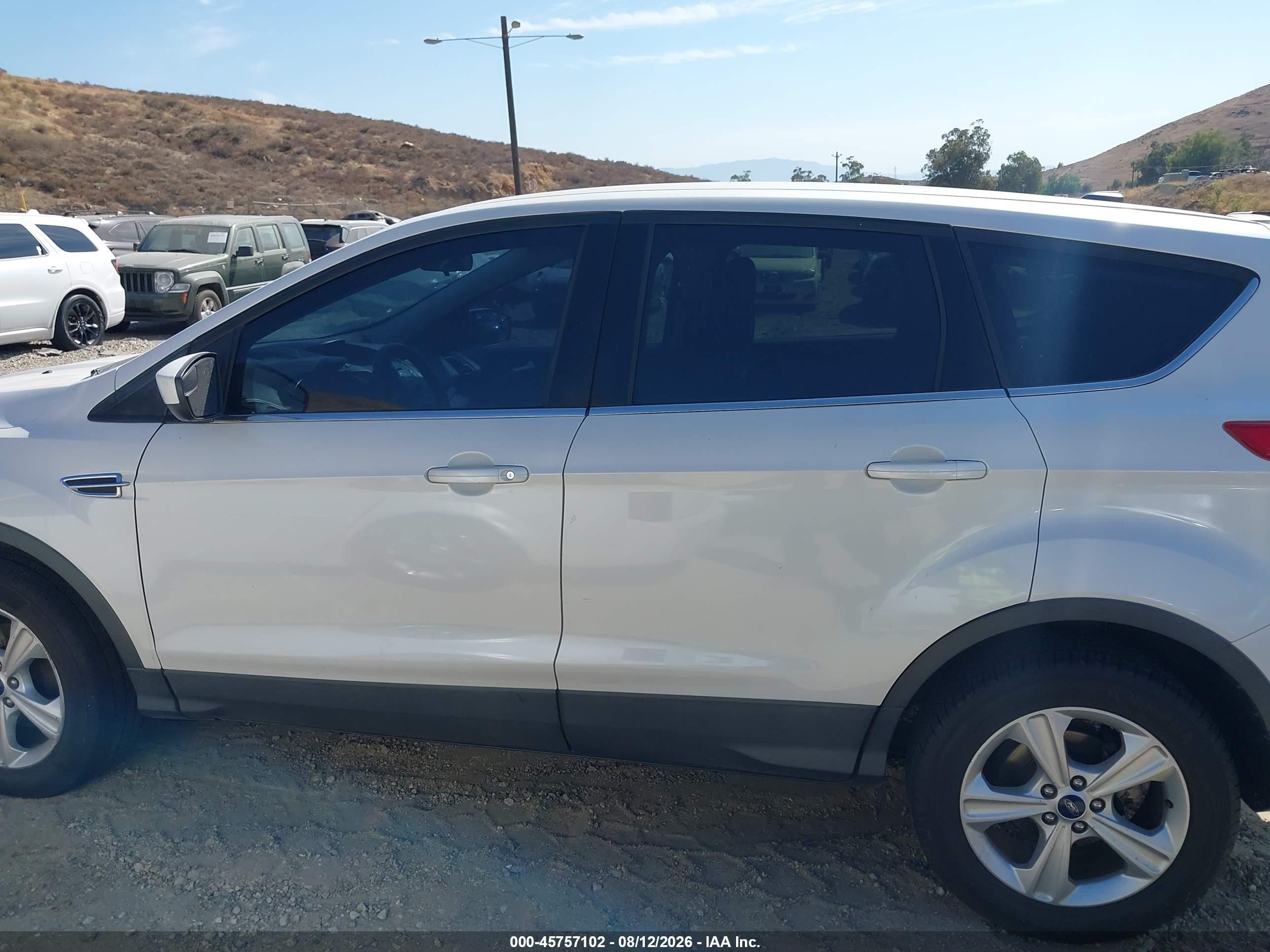 2016 Ford Escape Se White vin: 1FMCU0GXXGUC82666