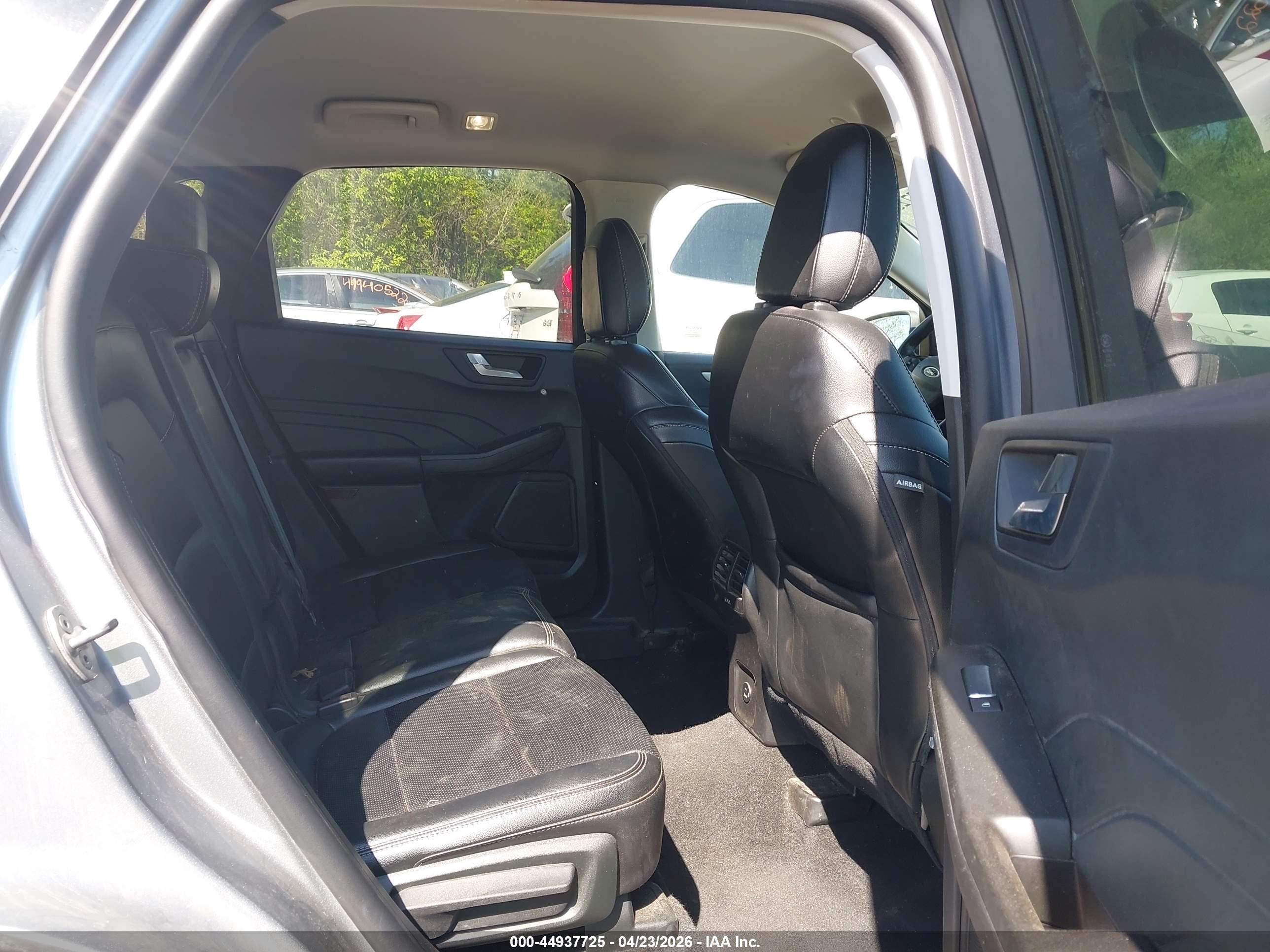 2022 Ford Escape Sel Silver vin: 1FMCU0H63NUA65463