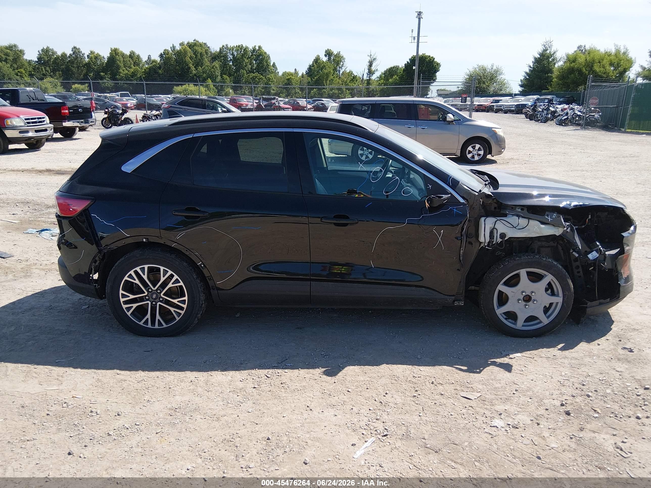 2020 Ford Escape Sel Черный vin: 1FMCU0H67LUB47032