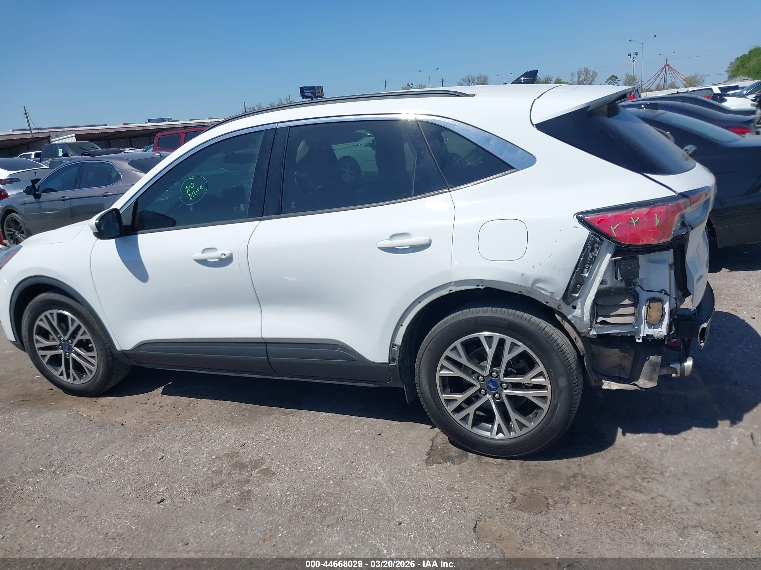 2020 Ford Escape Sel White vin: 1FMCU0H68LUA10147