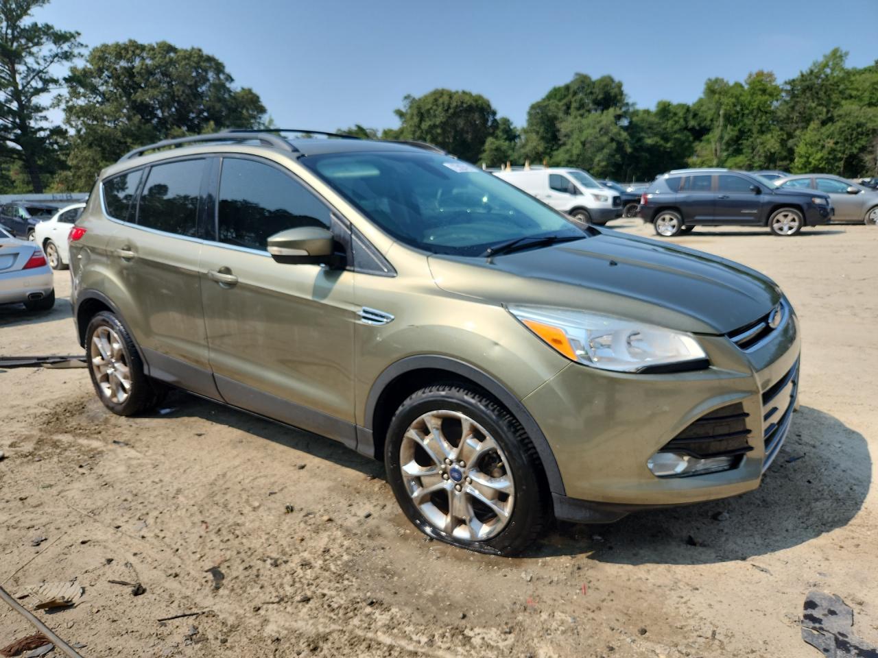 2013 Ford Escape Sel Green vin: 1FMCU0H93DUD31895 Damage: Right Front Fender, Multiple Dents/Paint Damage, 2