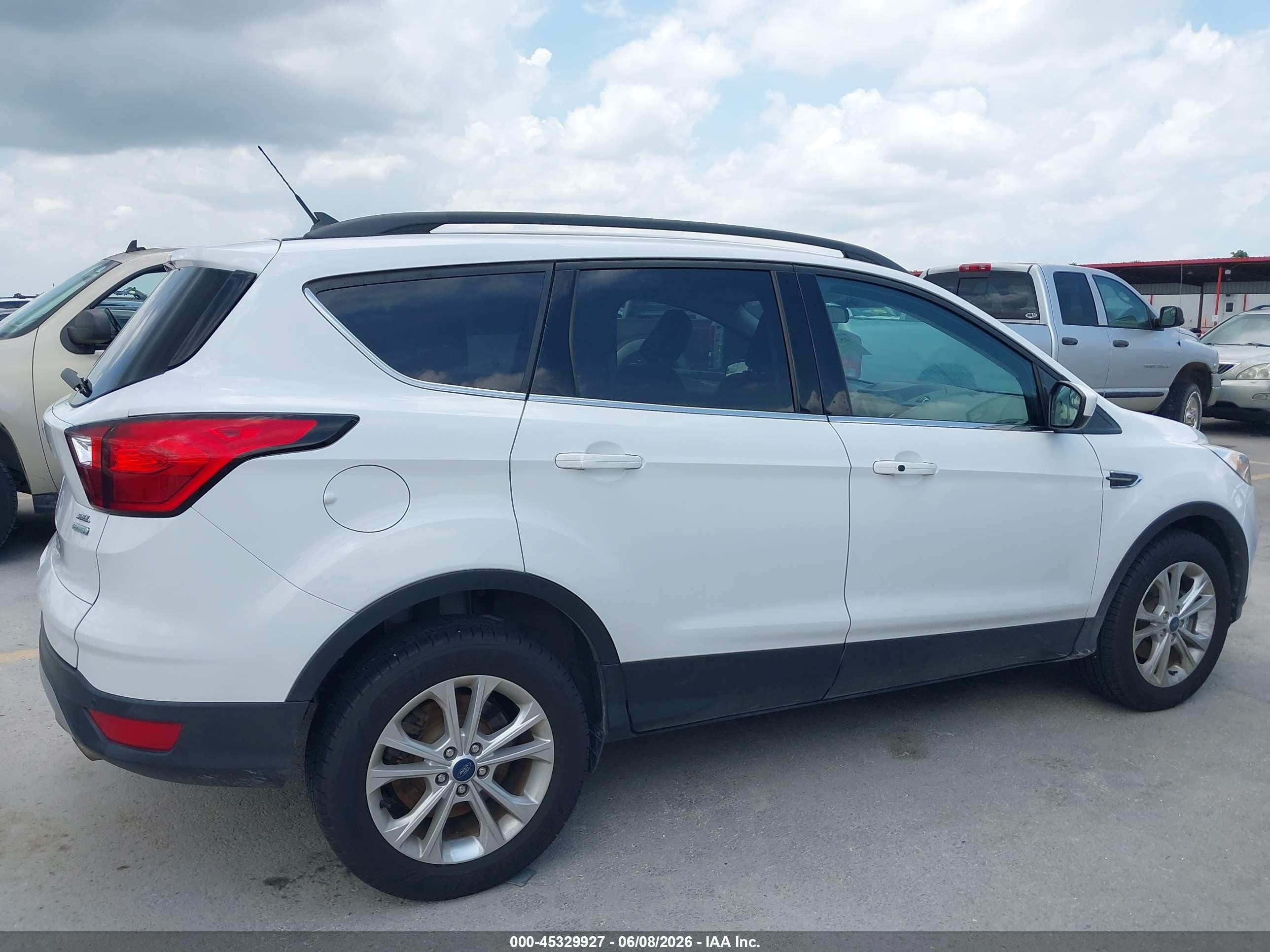 2019 Ford Escape Sel White vin: 1FMCU0HD3KUB00982