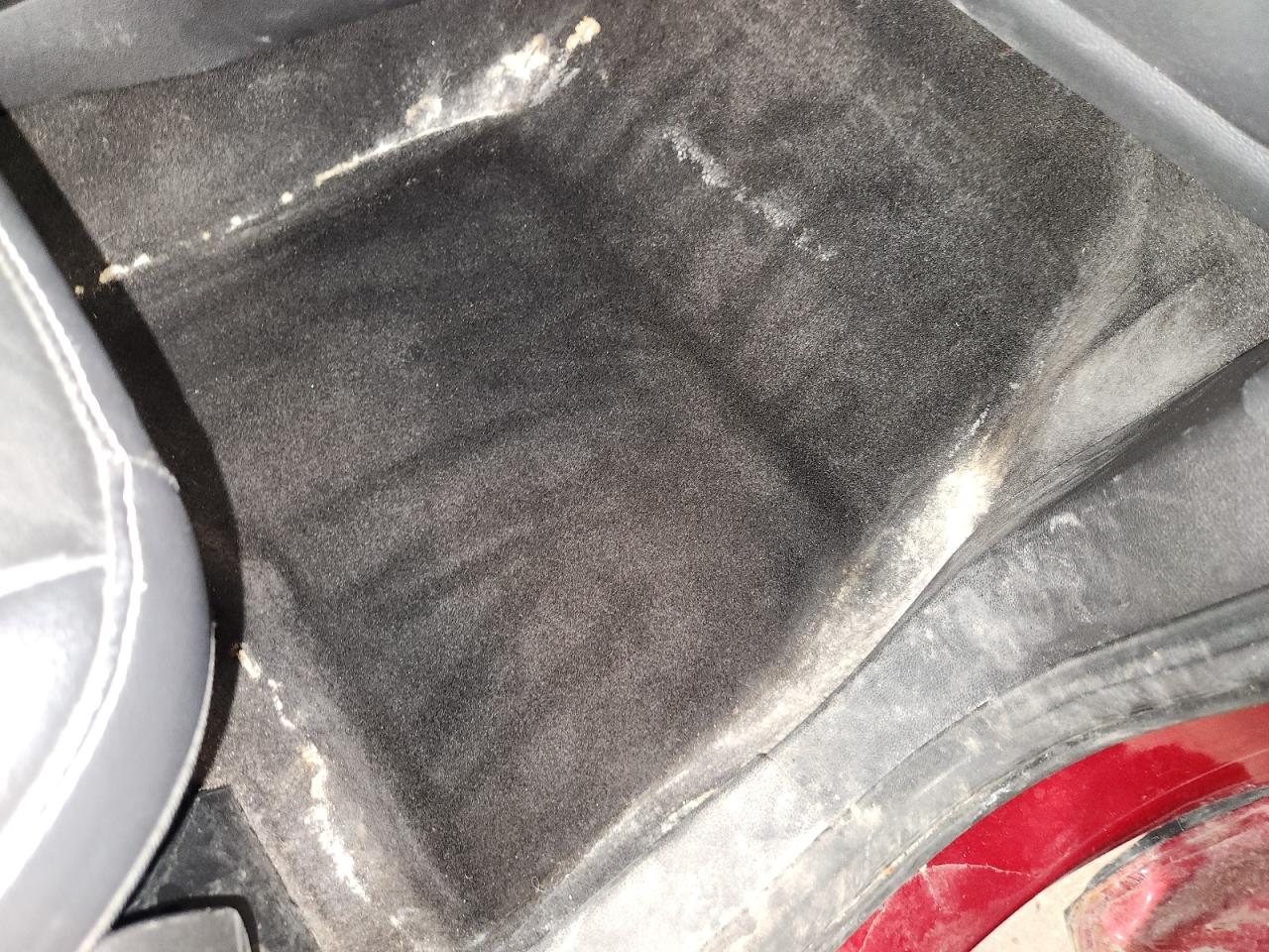 2018 Ford Escape Sel Red vin: 1FMCU0HD4JUD23837 Damage: Right Front Carpet, Water Damage, Replacement Required