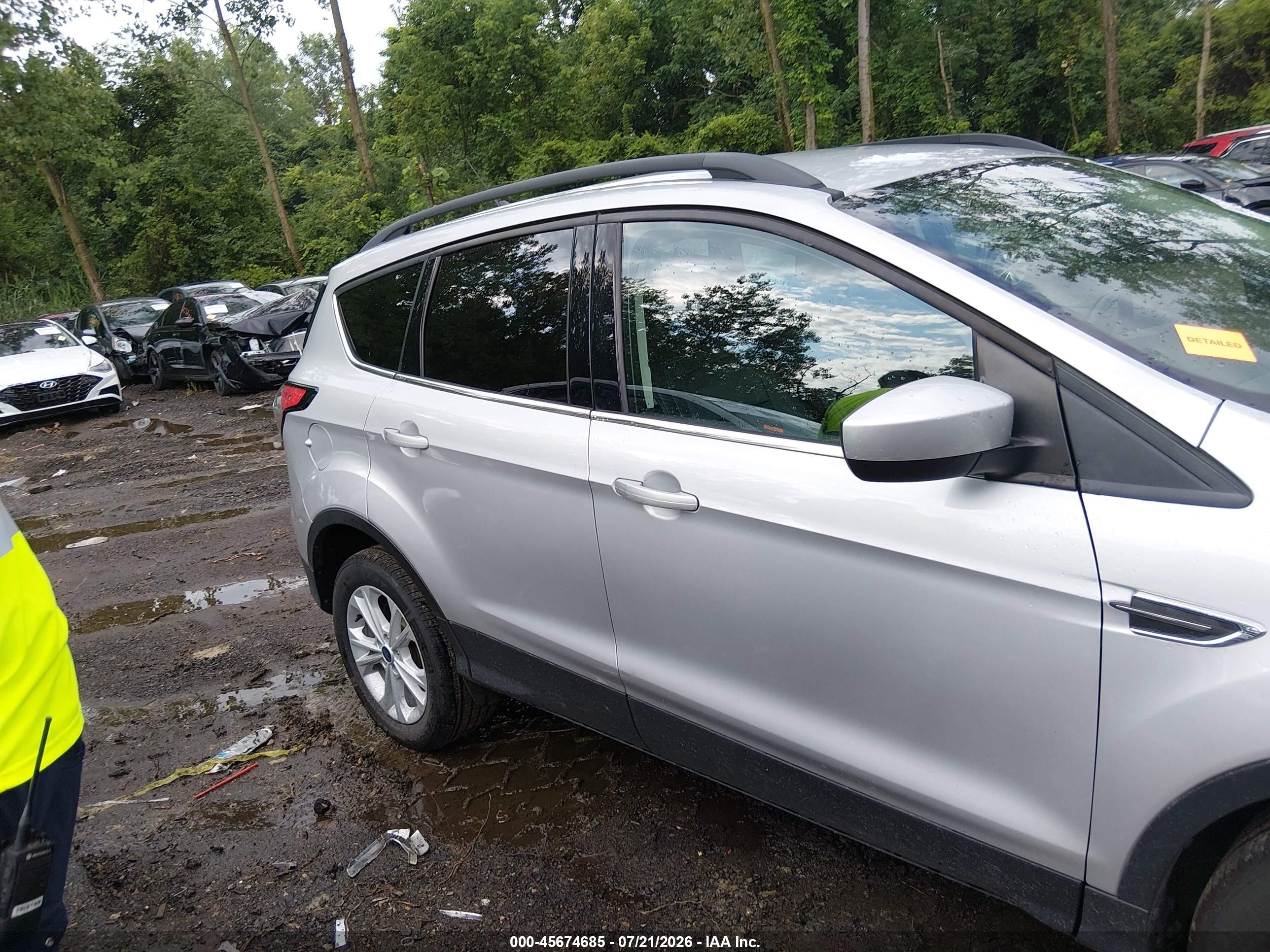 2018 Ford Escape Sel Silver vin: 1FMCU0HD6JUD01855