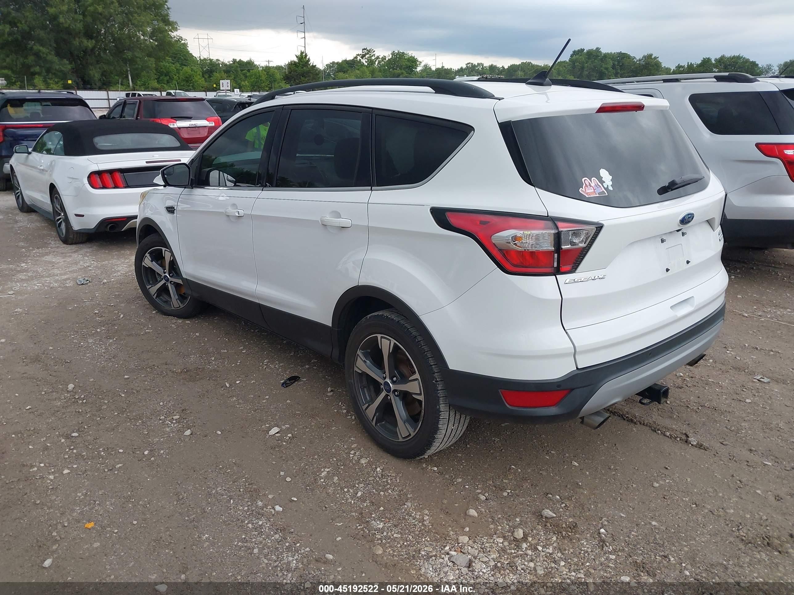 2018 Ford Escape Sel White vin: 1FMCU0HD7JUB05486