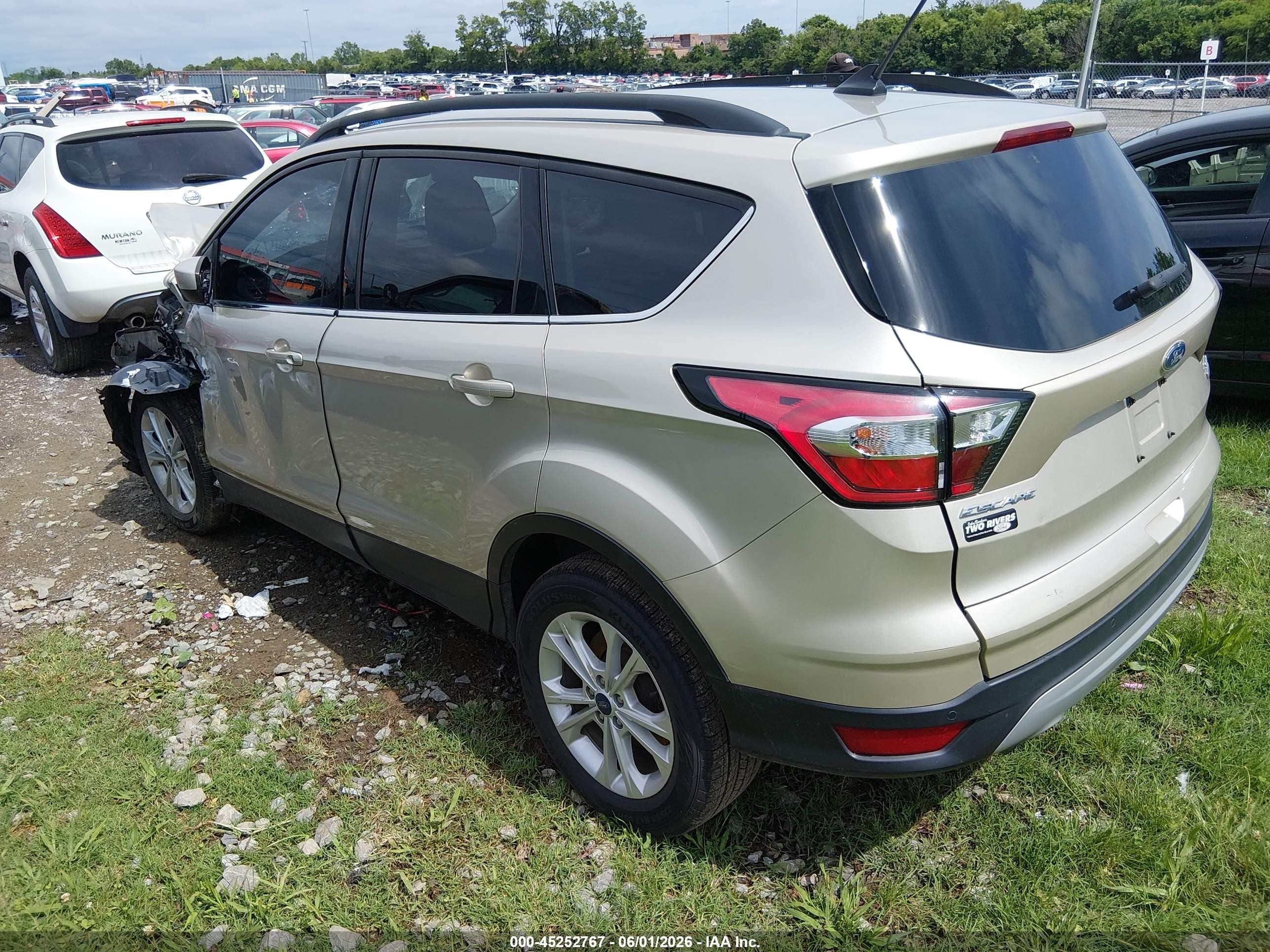 2018 Ford Escape Sel Beige vin: 1FMCU0HDXJUB20192