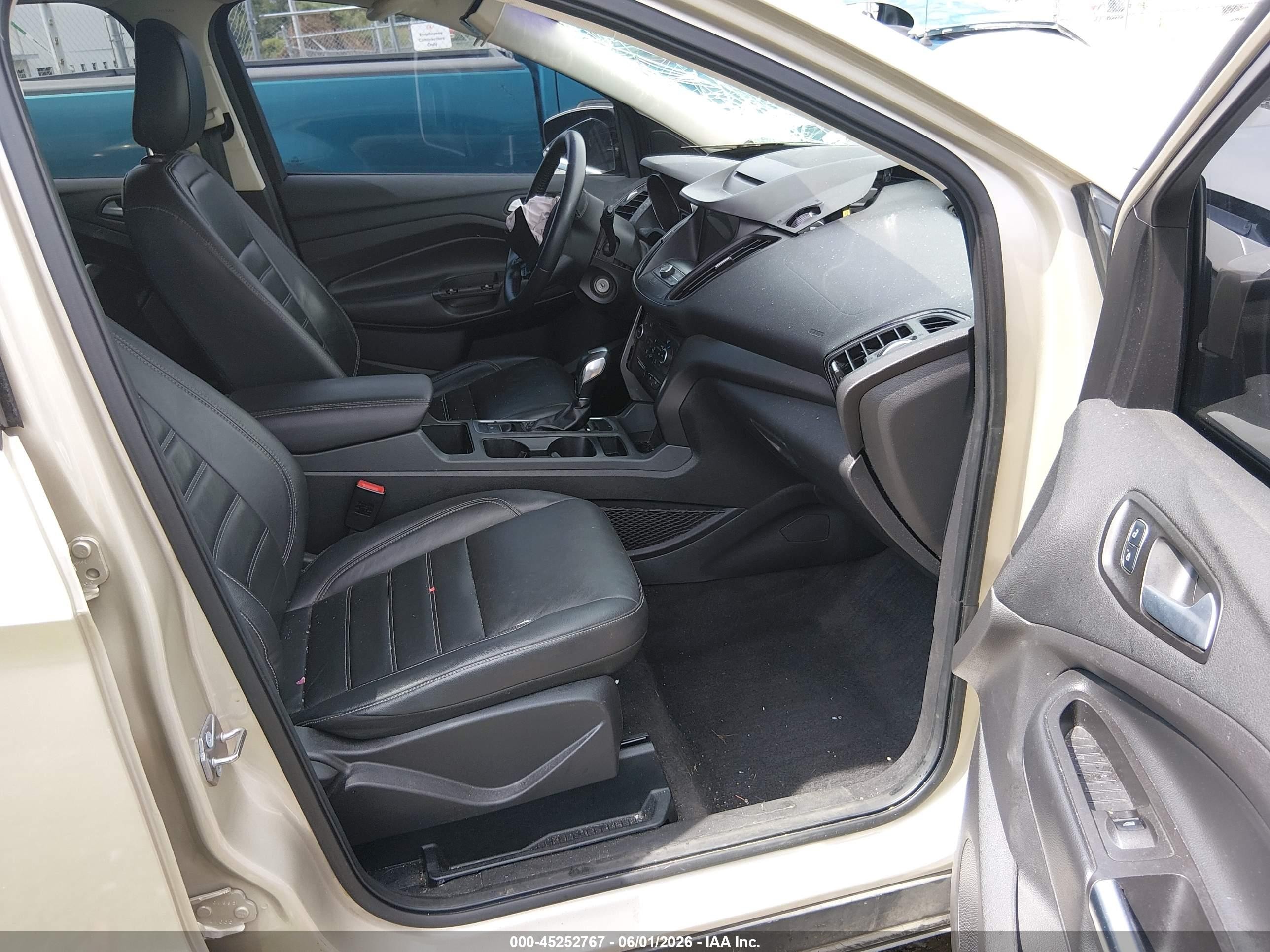 2018 Ford Escape Sel Beige vin: 1FMCU0HDXJUB20192