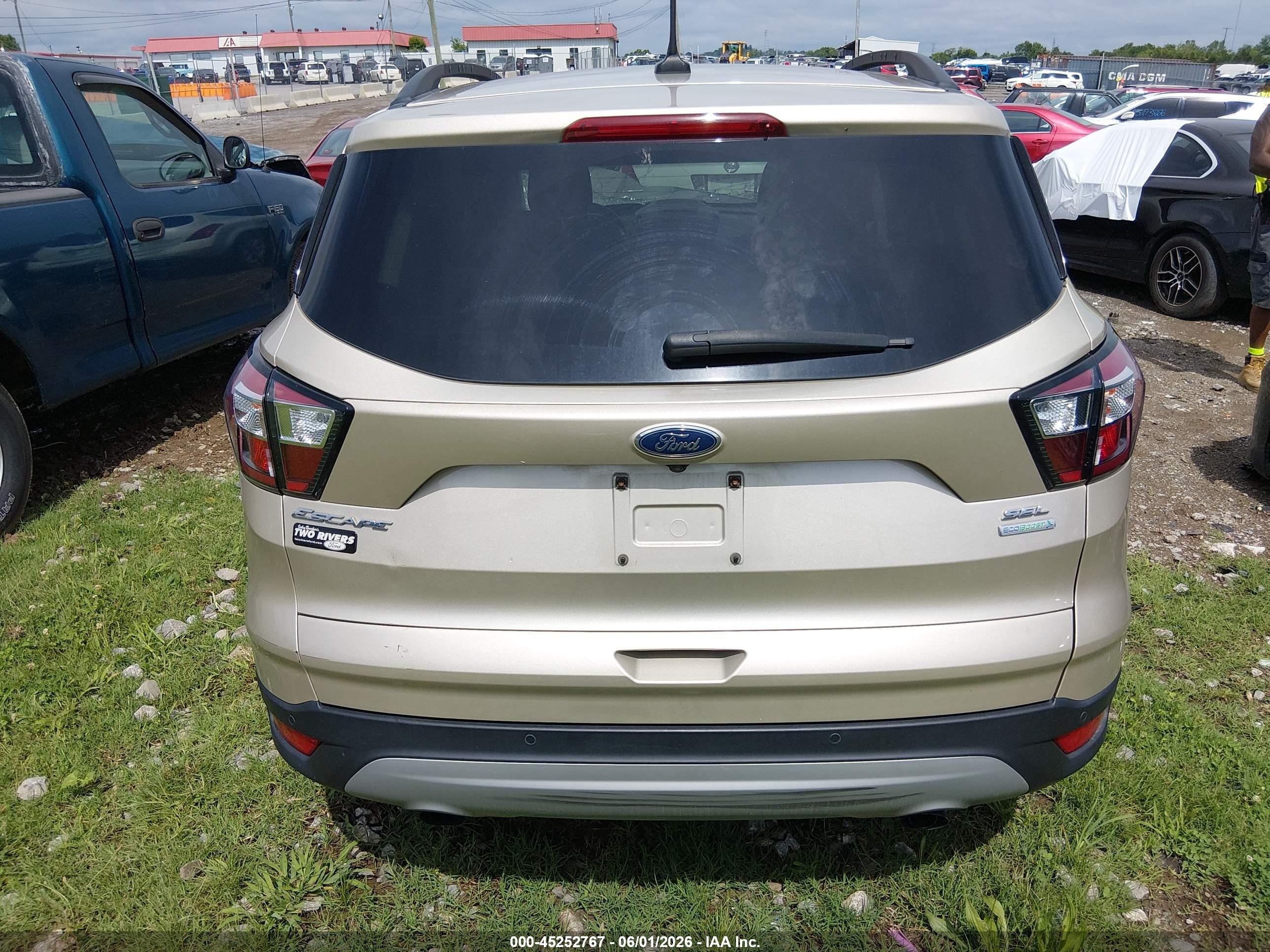 2018 Ford Escape Sel Beige vin: 1FMCU0HDXJUB20192
