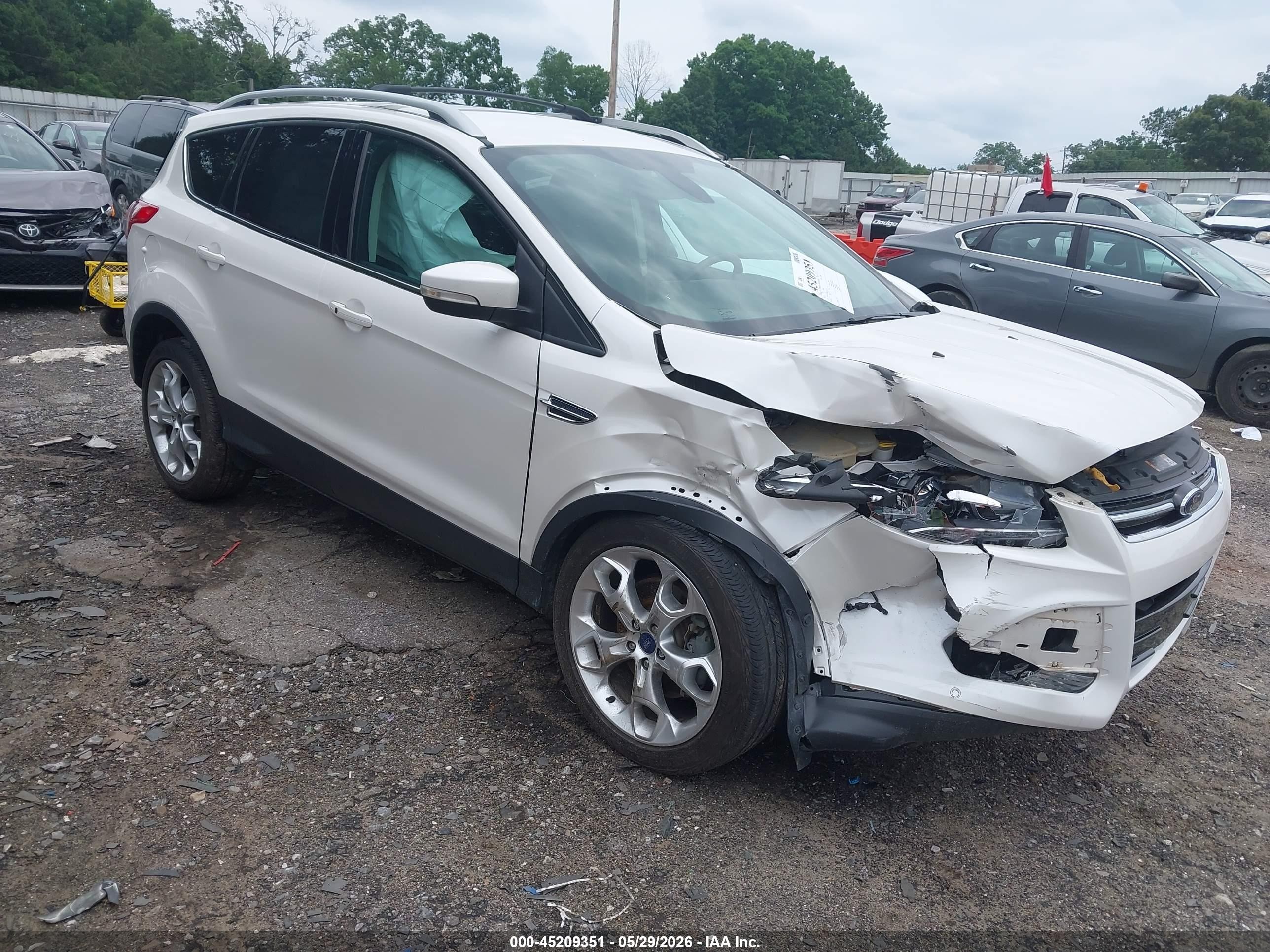 2013 Ford Escape Titanium White vin: 1FMCU0J90DUB12760