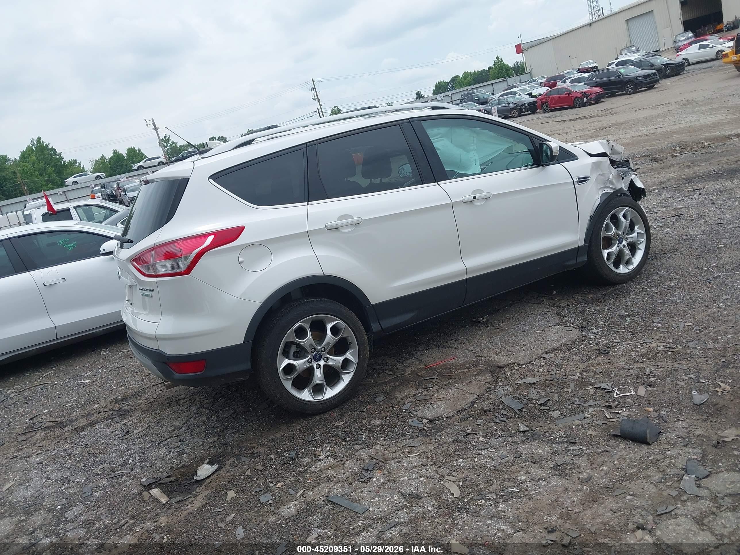 2013 Ford Escape Titanium White vin: 1FMCU0J90DUB12760