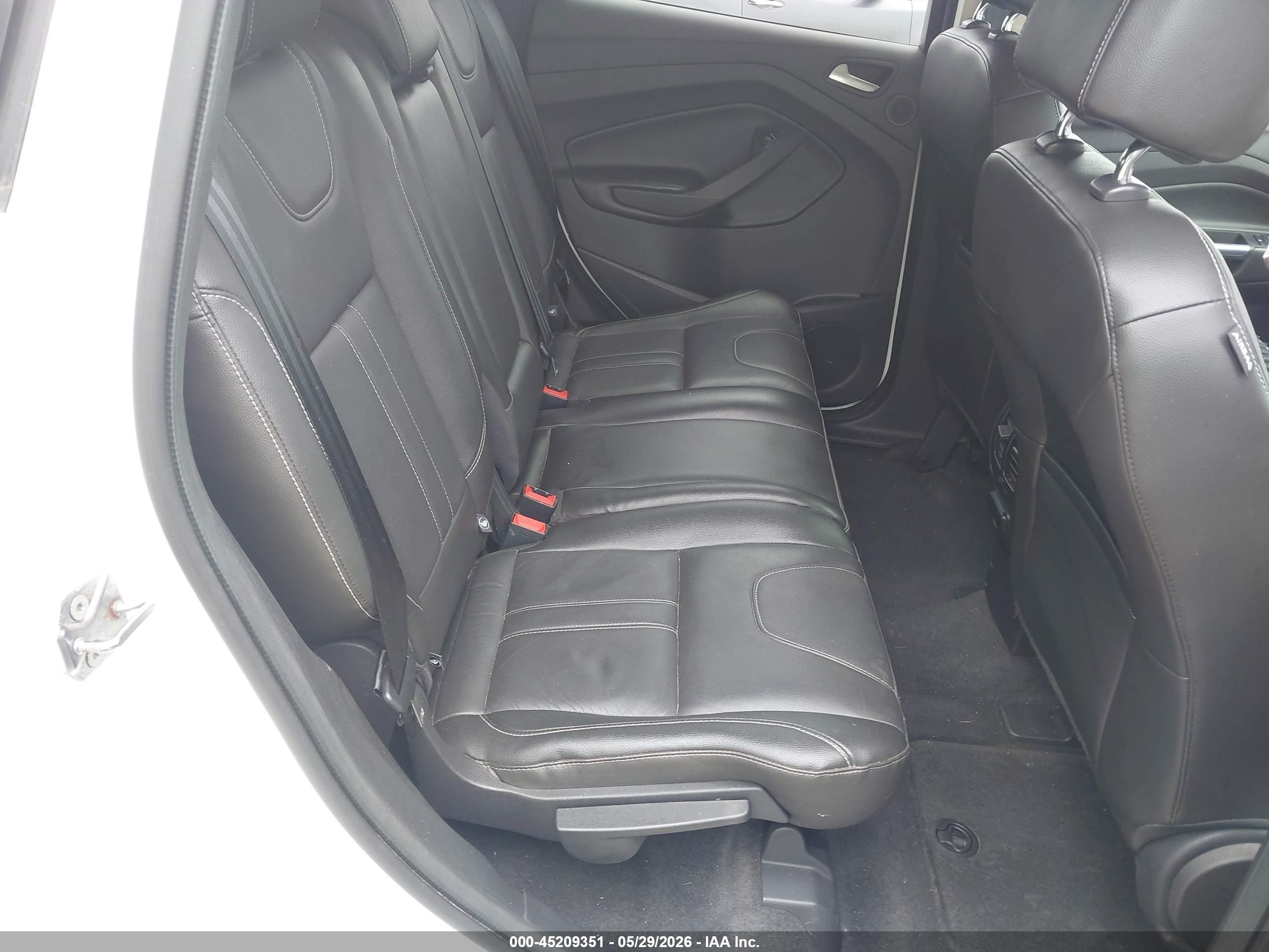 2013 Ford Escape Titanium White vin: 1FMCU0J90DUB12760