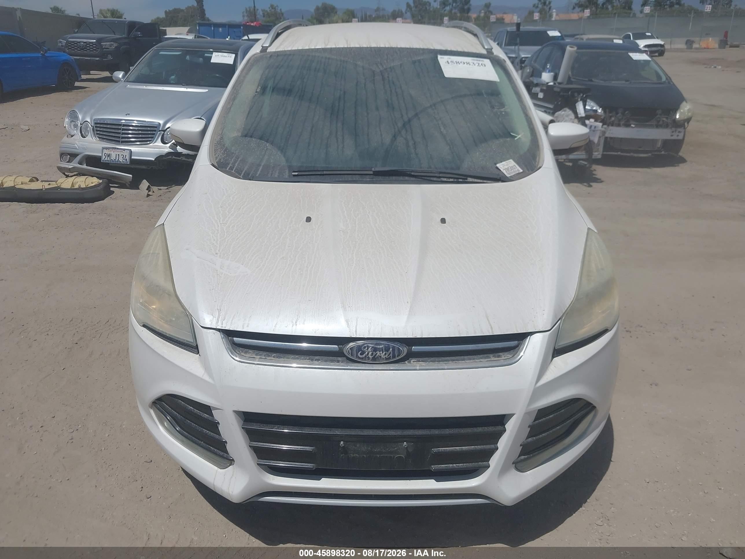 2014 Ford Escape Titanium White vin: 1FMCU0J90EUA15835